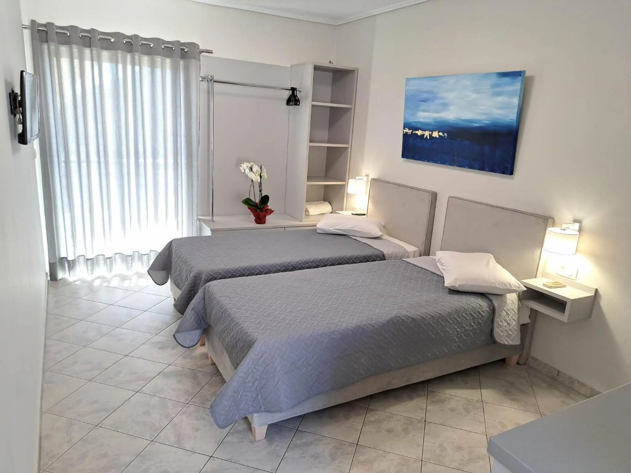 Bedroom, Bed in Aretousa