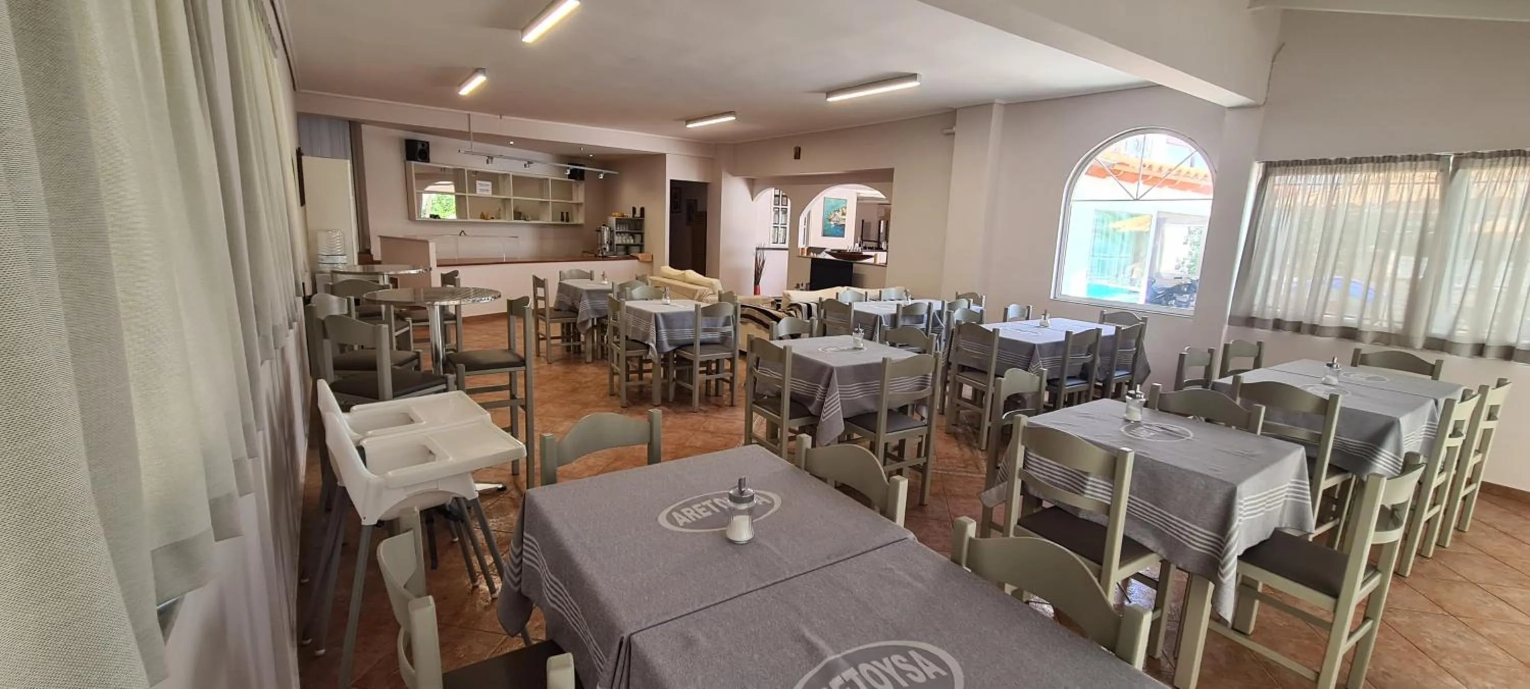 Breakfast in Aretousa