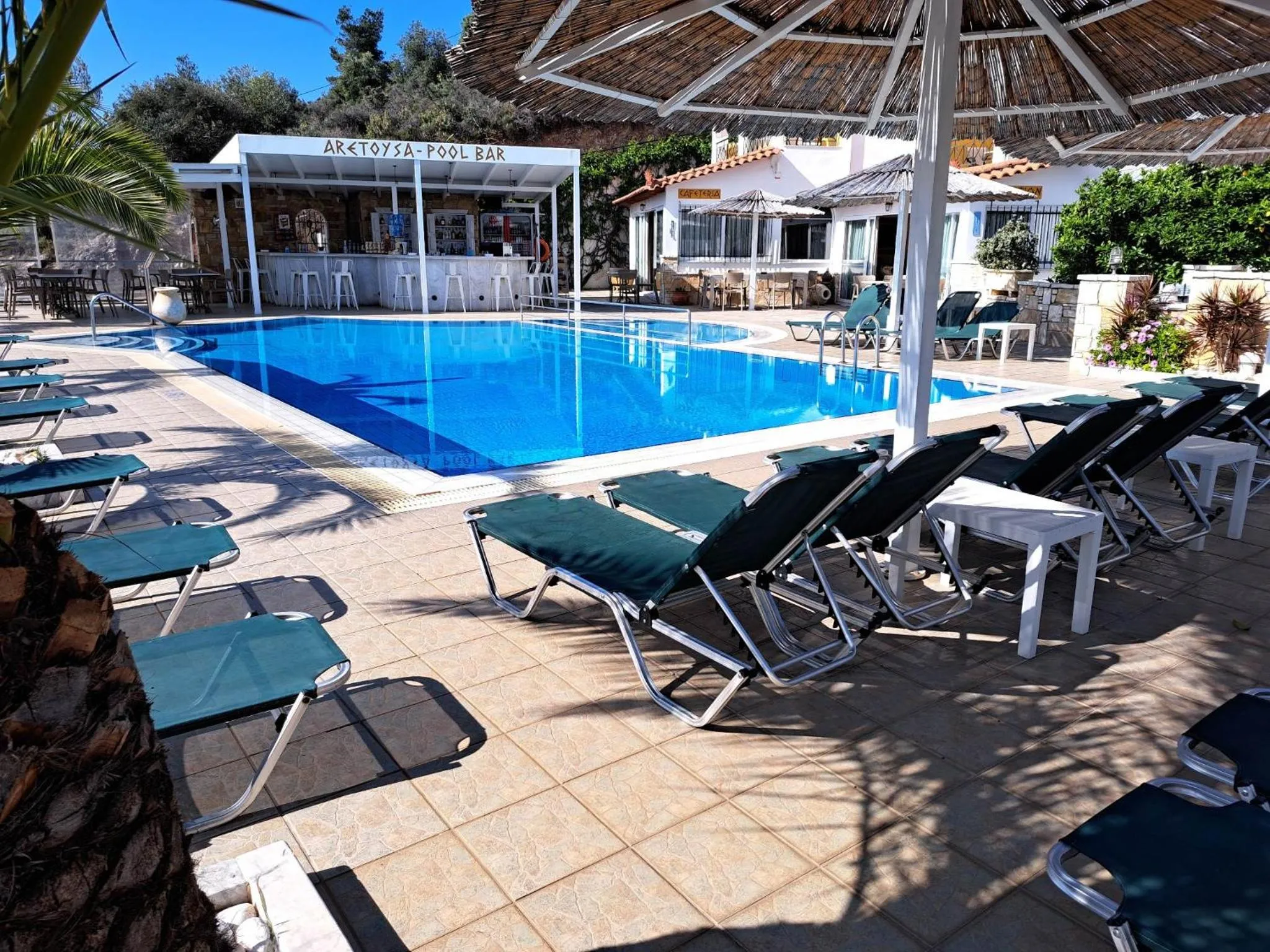 Swimming pool in Aretousa