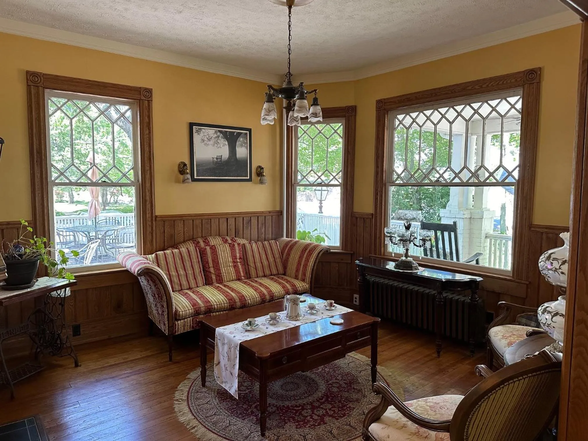 Seating area in The Charleston Inn Hendersonville NC