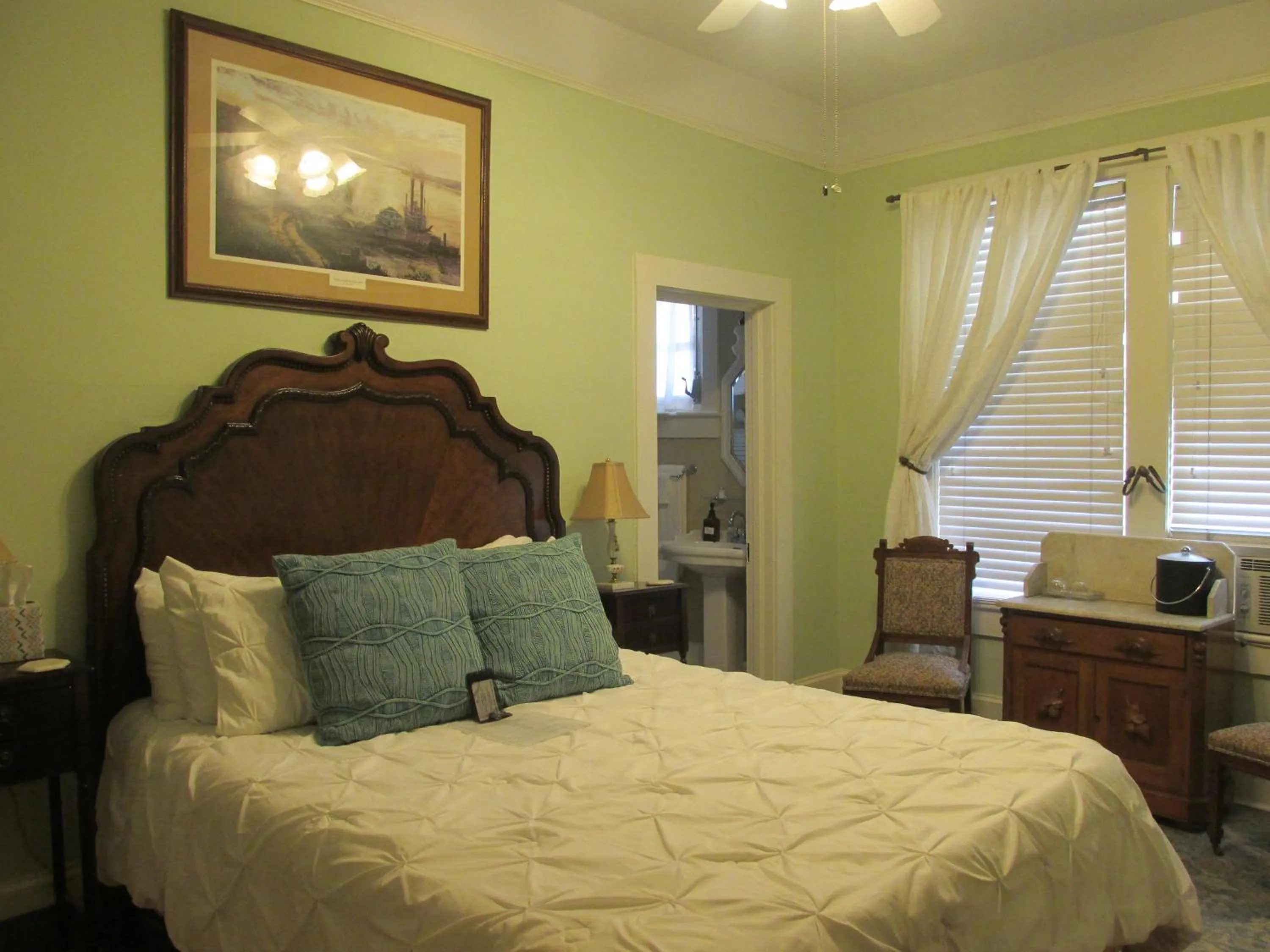 Bedroom, Bed in The Charleston Inn Hendersonville NC