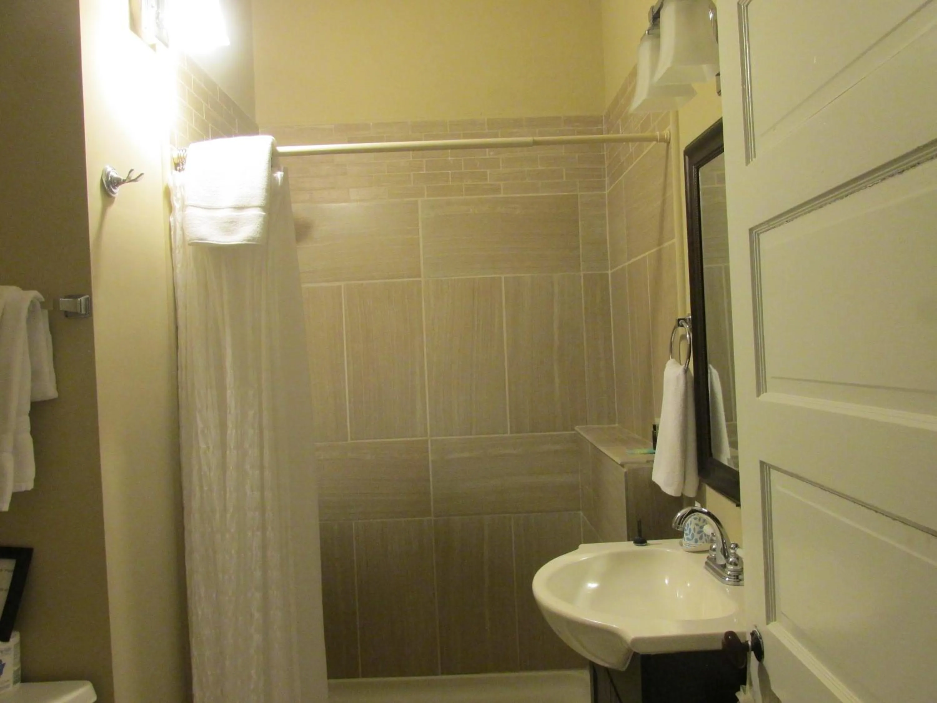 Shower in The Charleston Inn Hendersonville NC