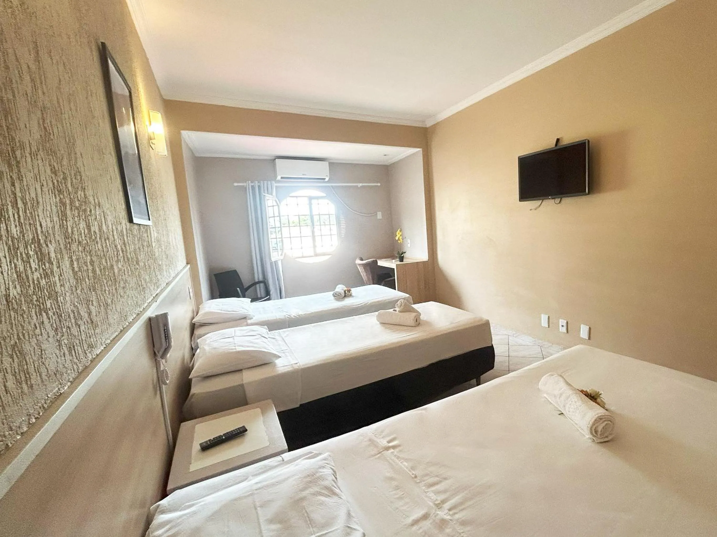 Bed in Hotel Econotel by Bsb Inn