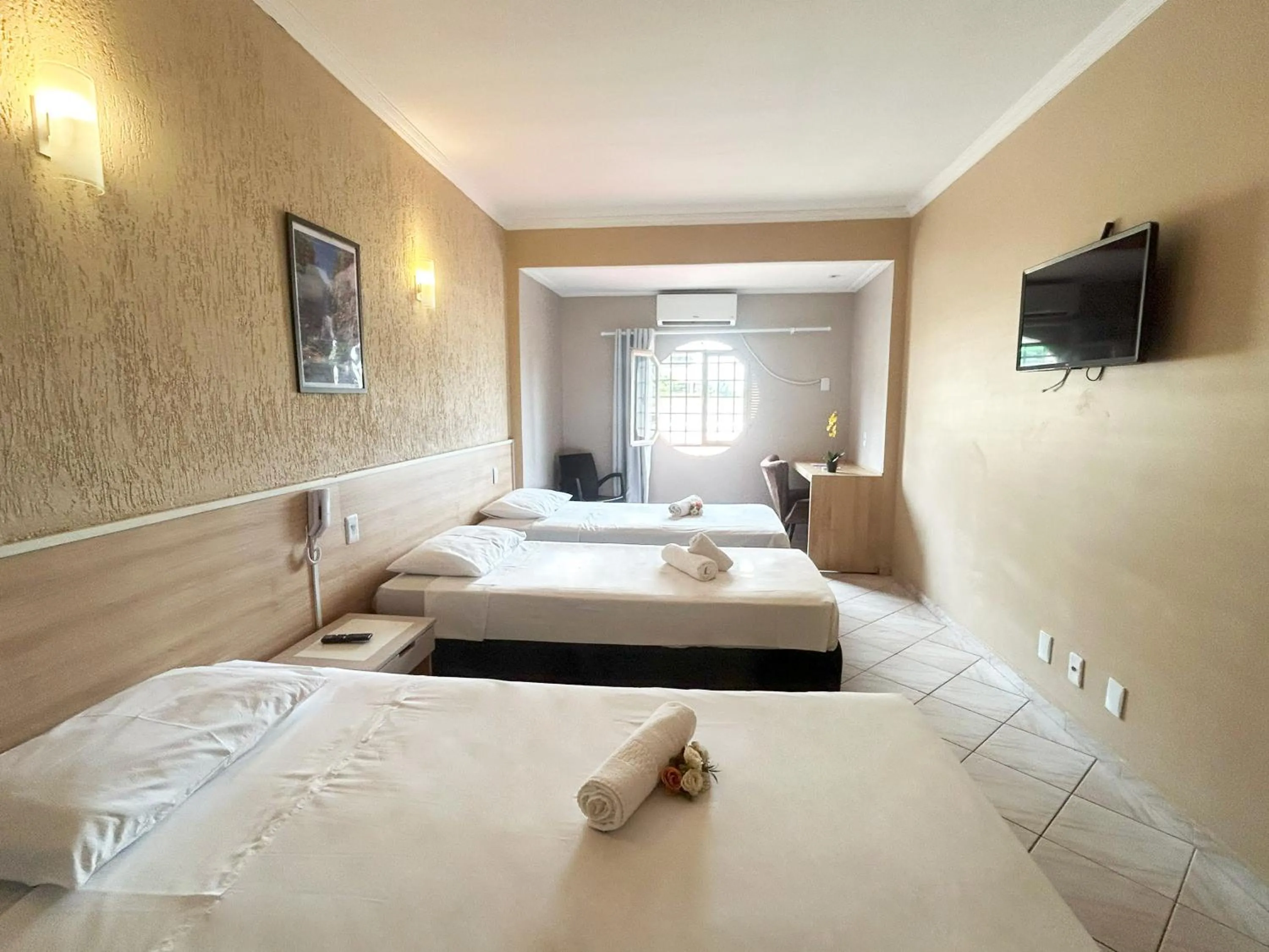 Bed in Hotel Econotel by Bsb Inn