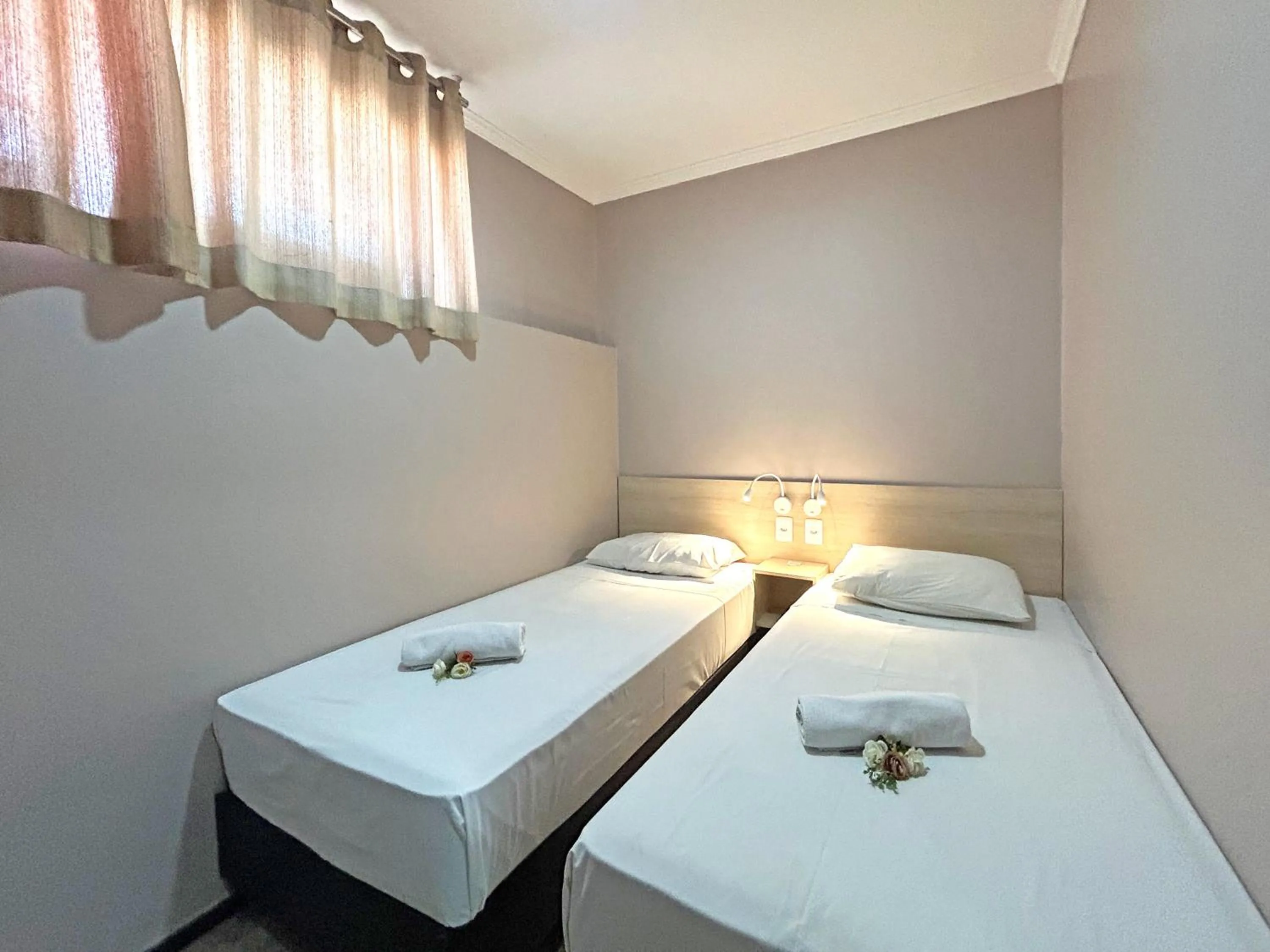 Bed in Hotel Econotel by Bsb Inn