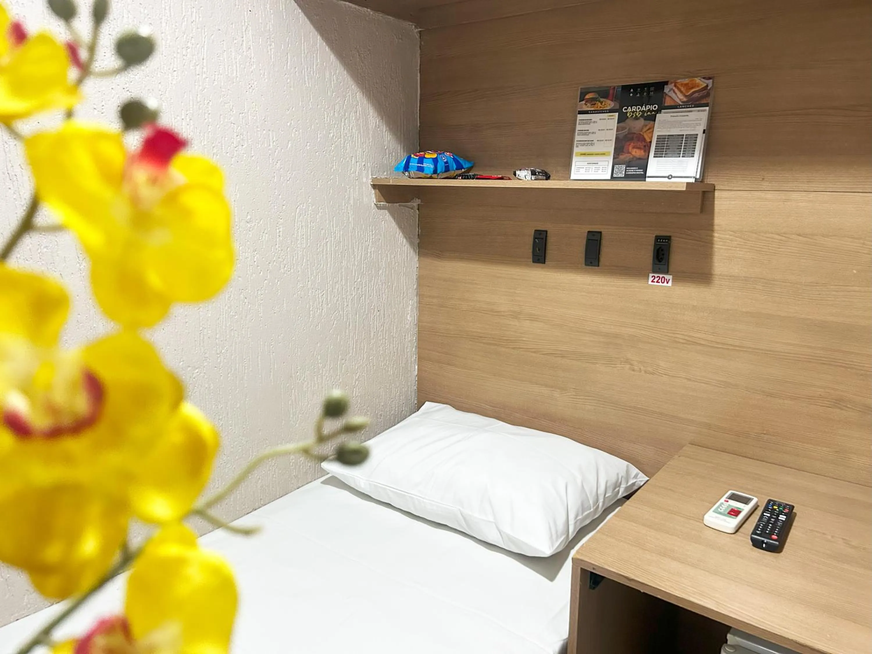 Bed in Hotel Econotel by Bsb Inn