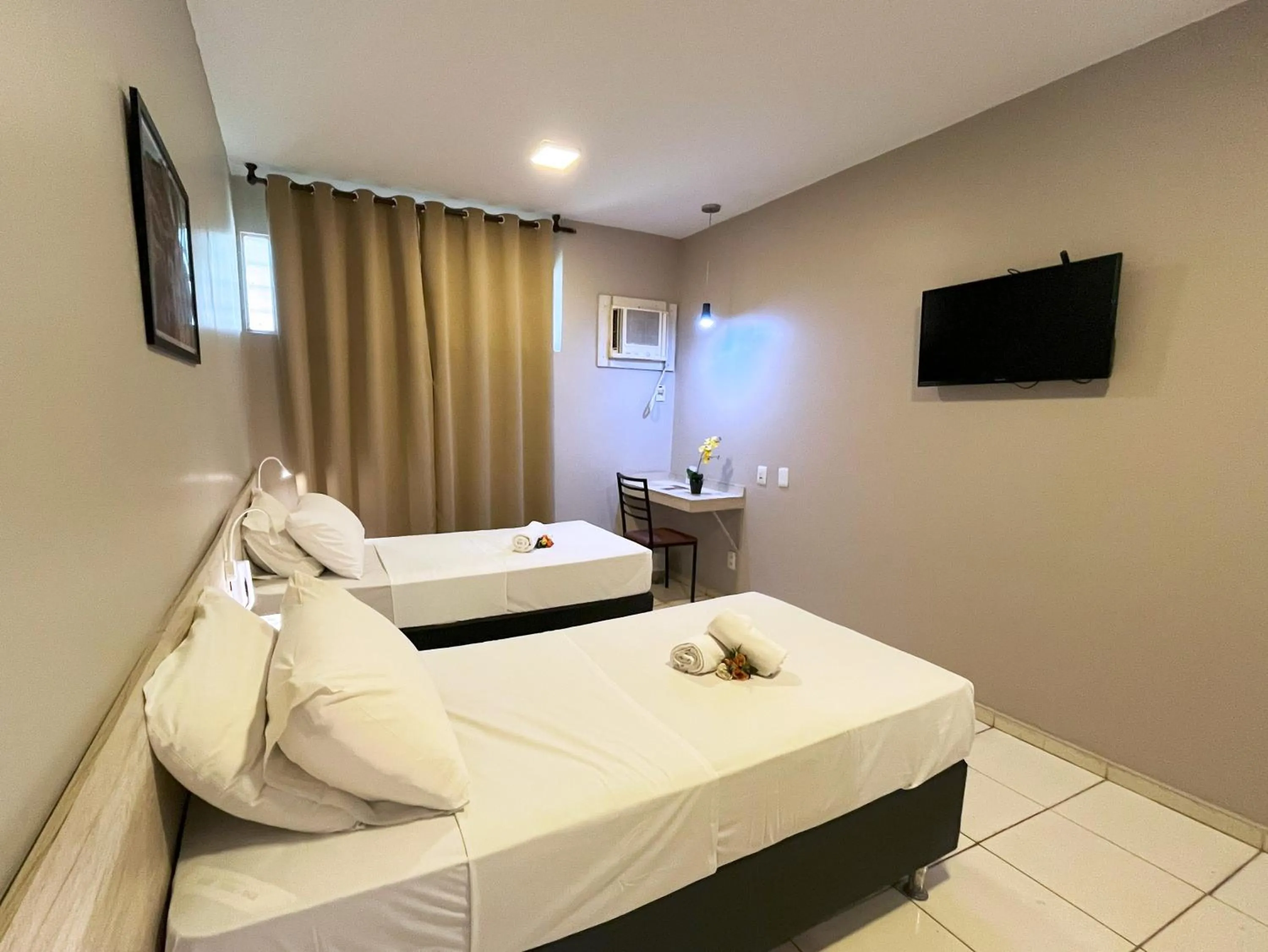 Bed in Hotel Econotel by Bsb Inn