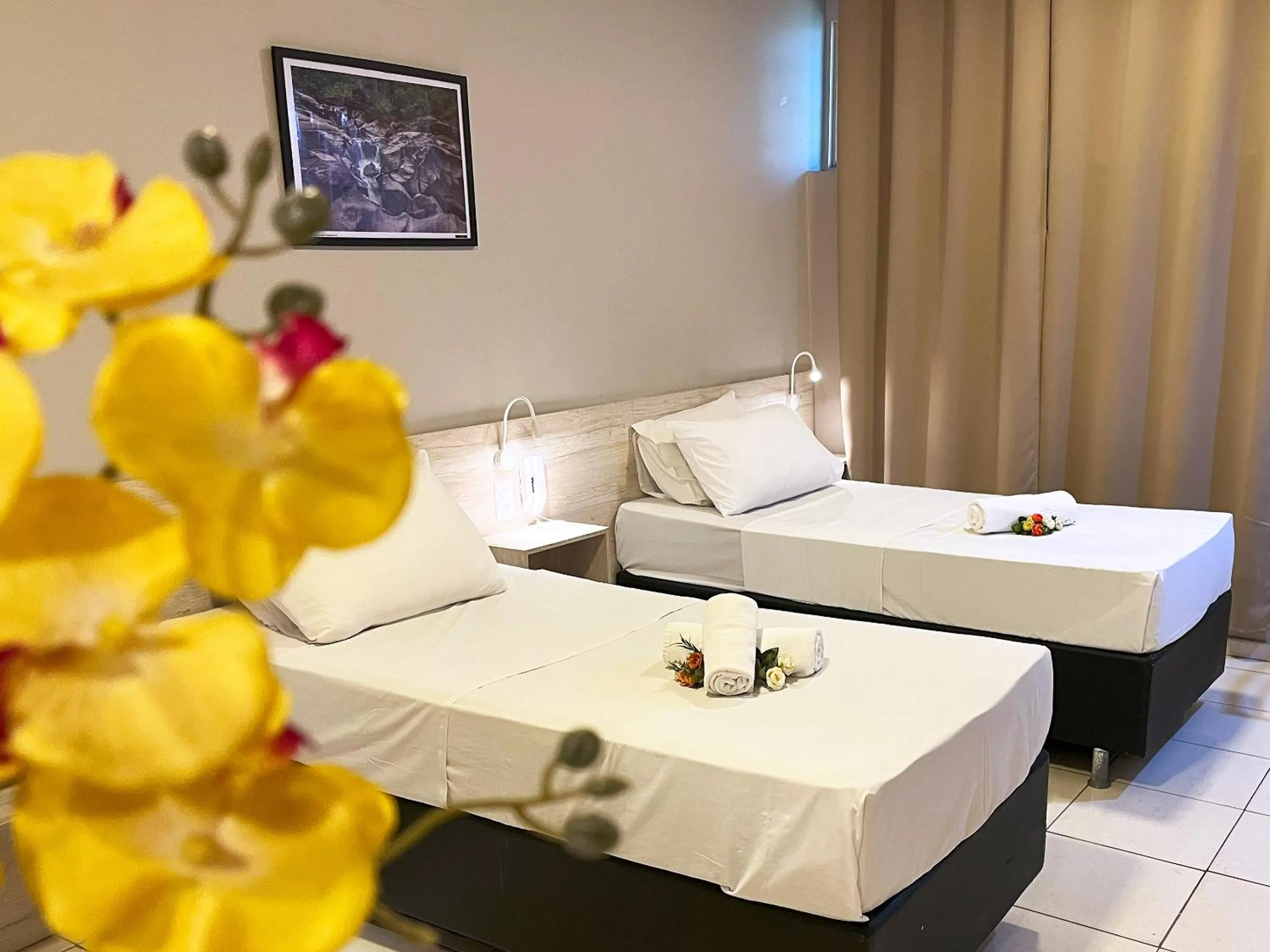 Bed in Hotel Econotel by Bsb Inn