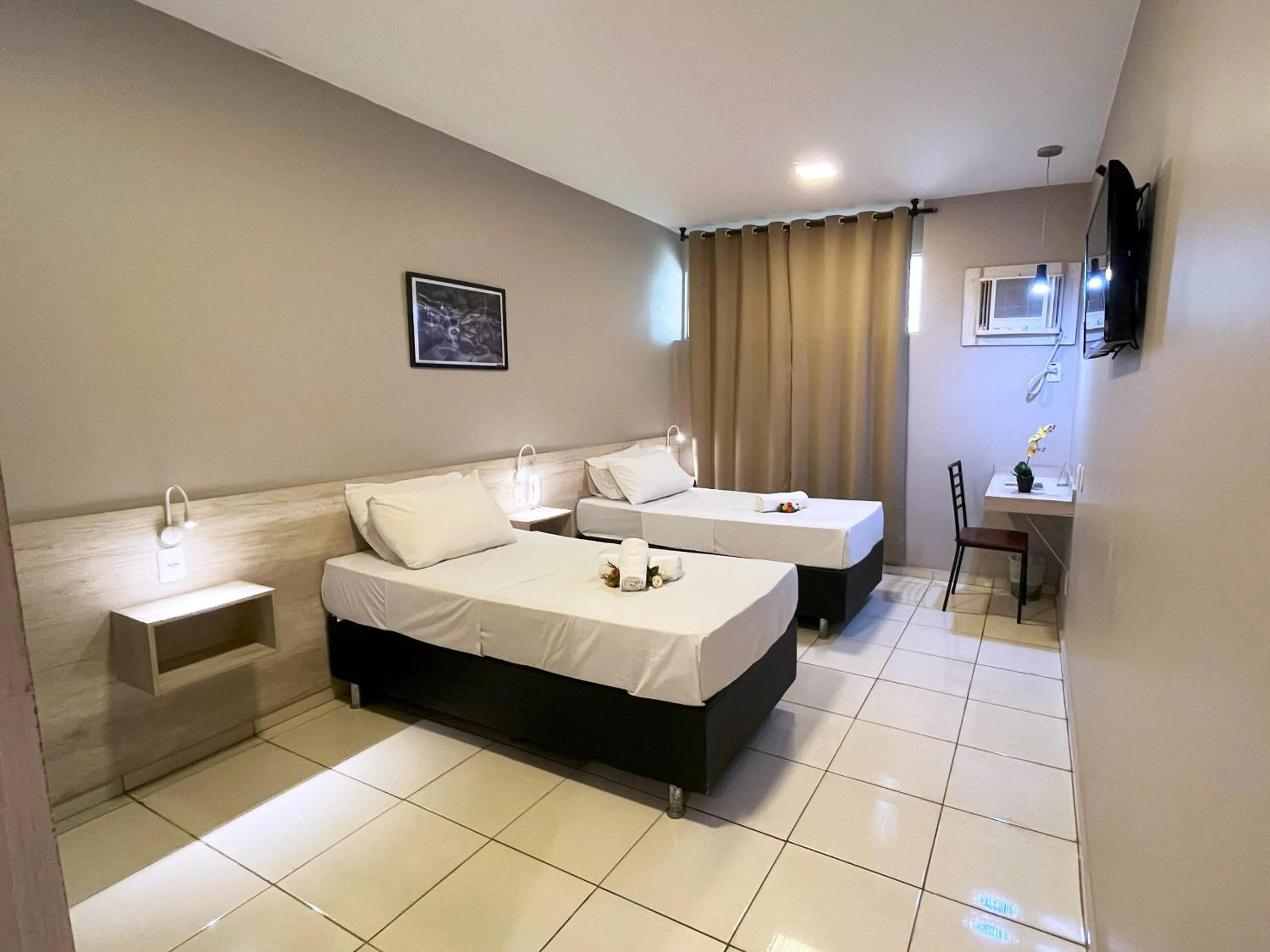 Bed in Hotel Econotel by Bsb Inn