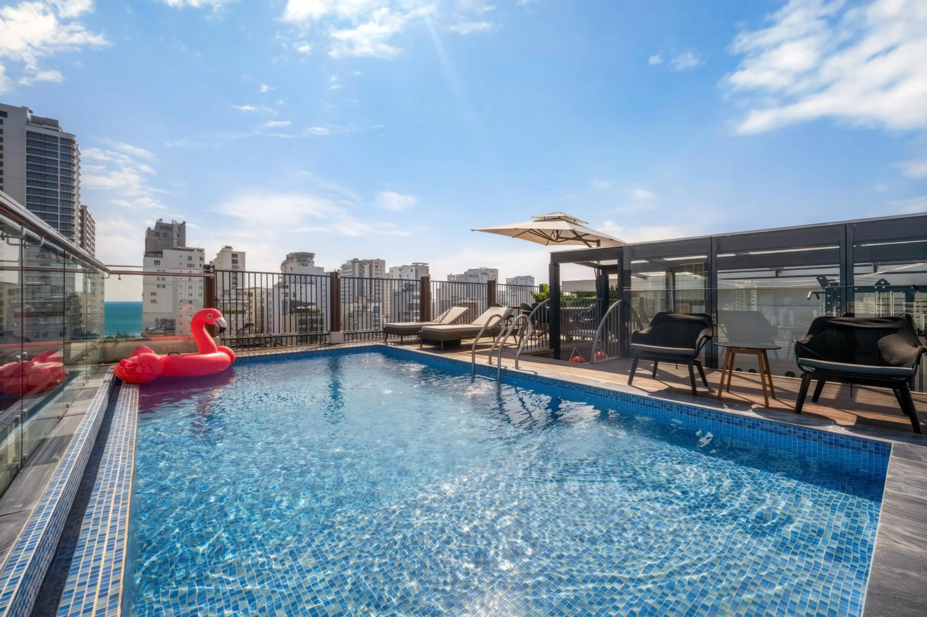 Restaurant/places to eat in Amber Bay Hotel & Suites Da Nang