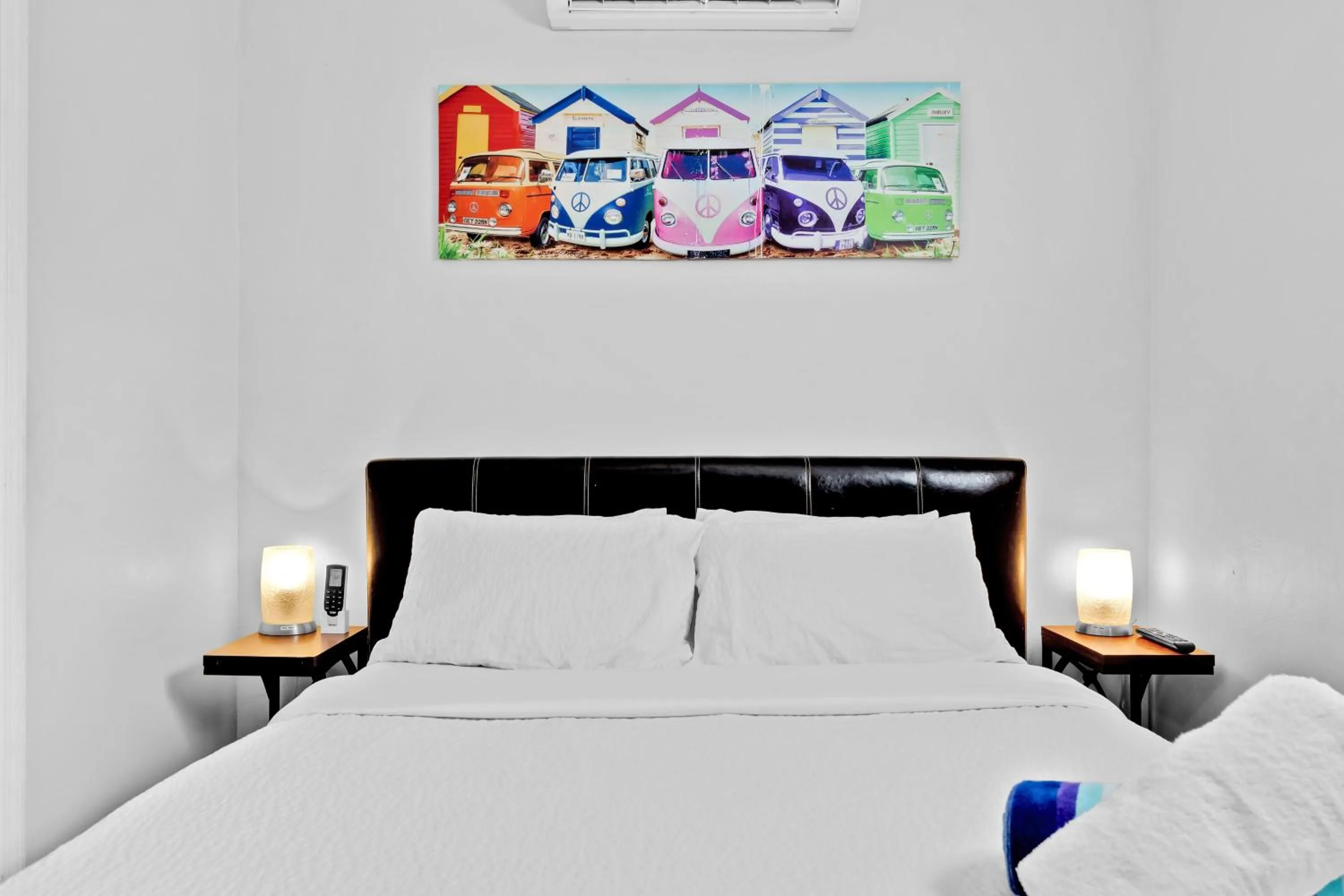 Bed in The Blue House Fort Lauderdale Airport/Cruise