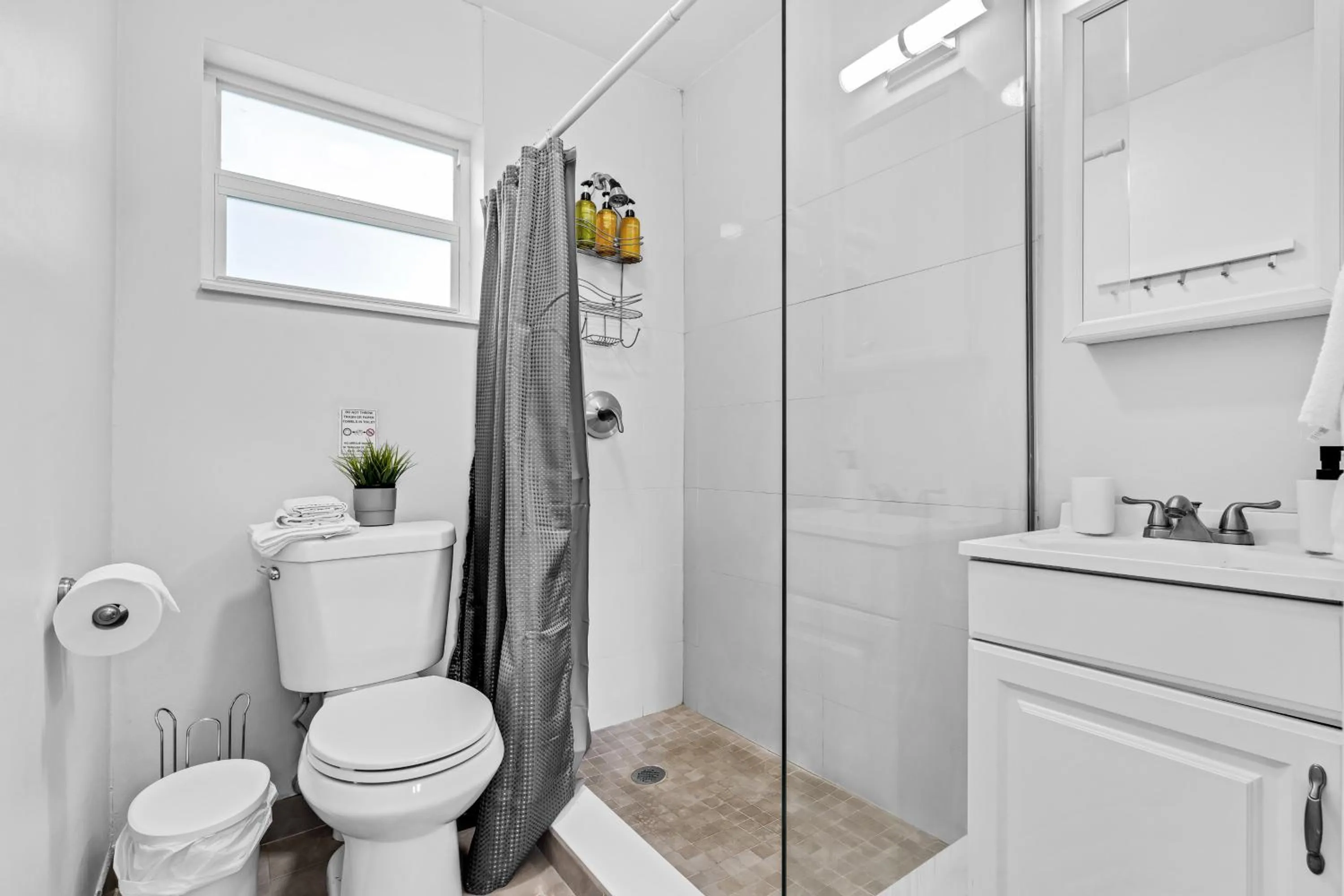 Bathroom in The Blue House Fort Lauderdale Airport/Cruise