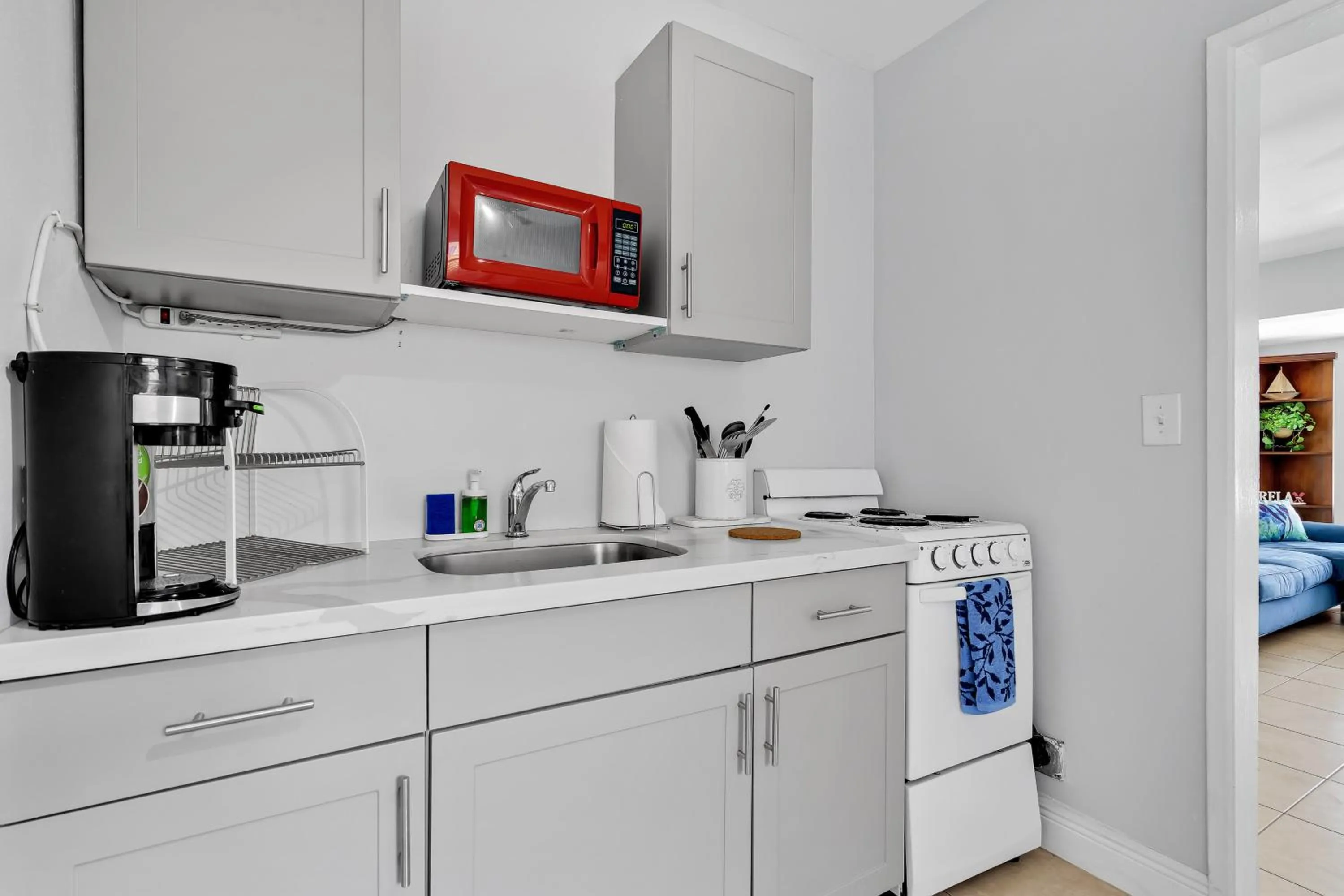 pet friendly in The Blue House Fort Lauderdale Airport/Cruise