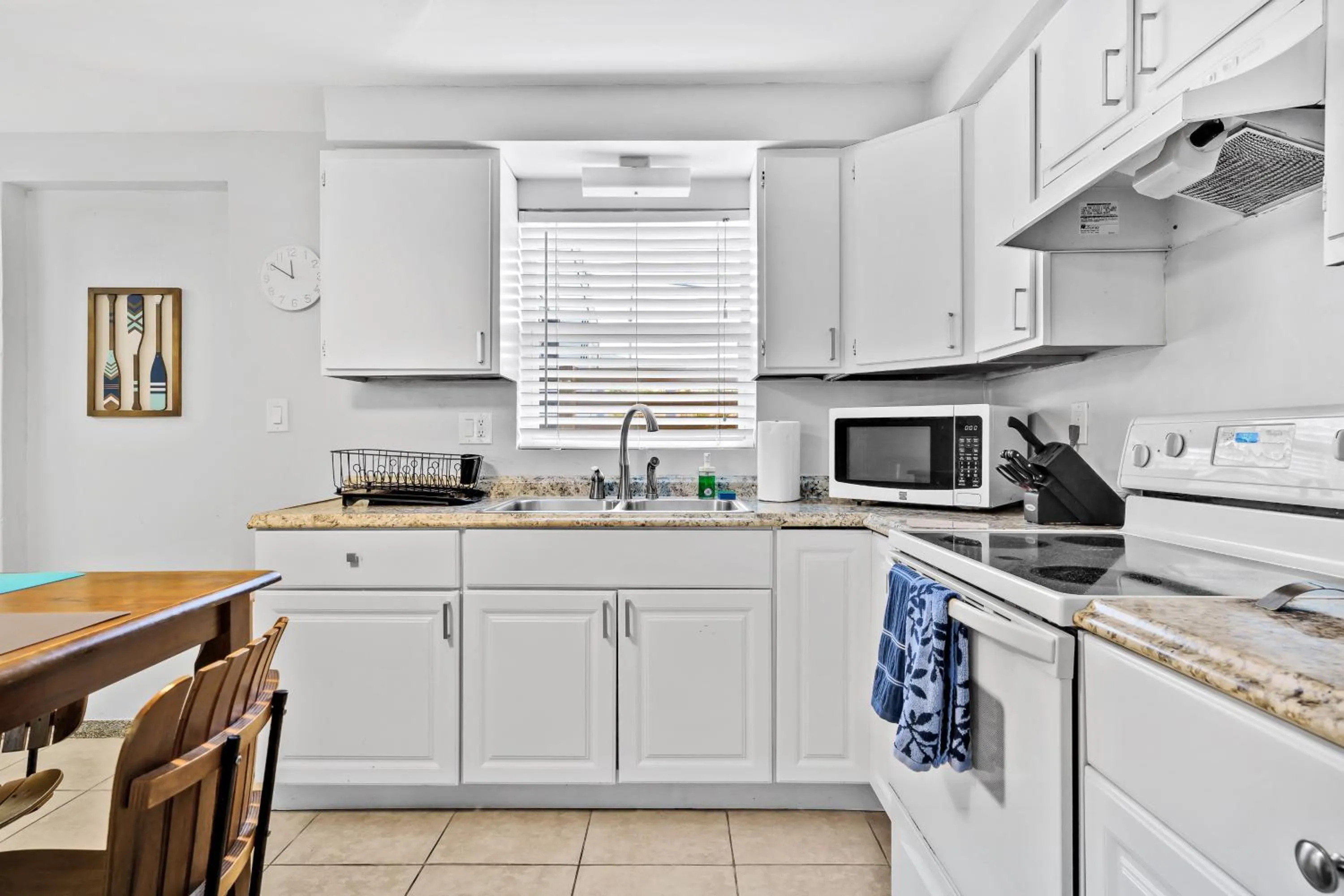 minibar in The Blue House Fort Lauderdale Airport/Cruise