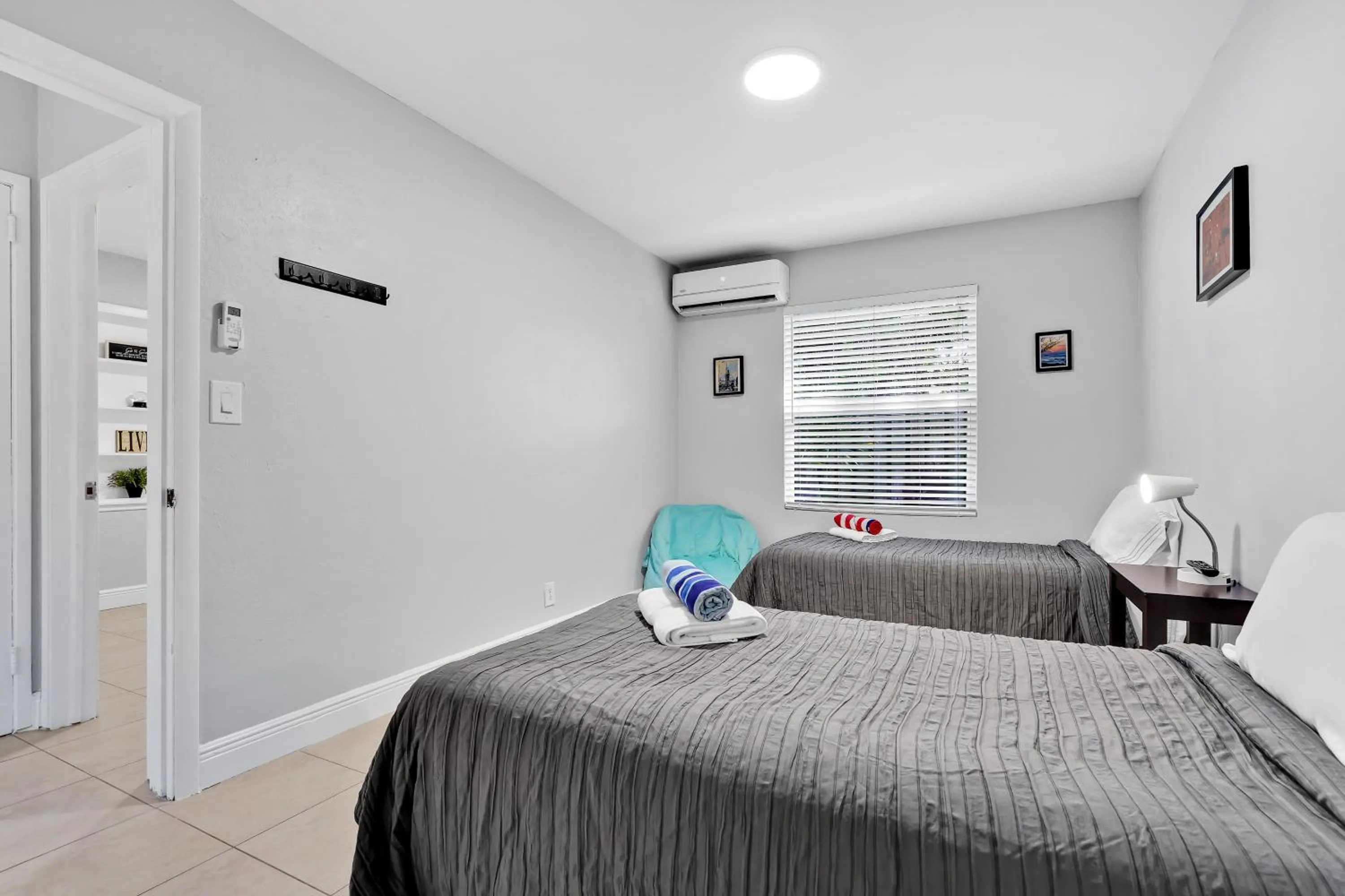 Bedroom in The Blue House Fort Lauderdale Airport/Cruise