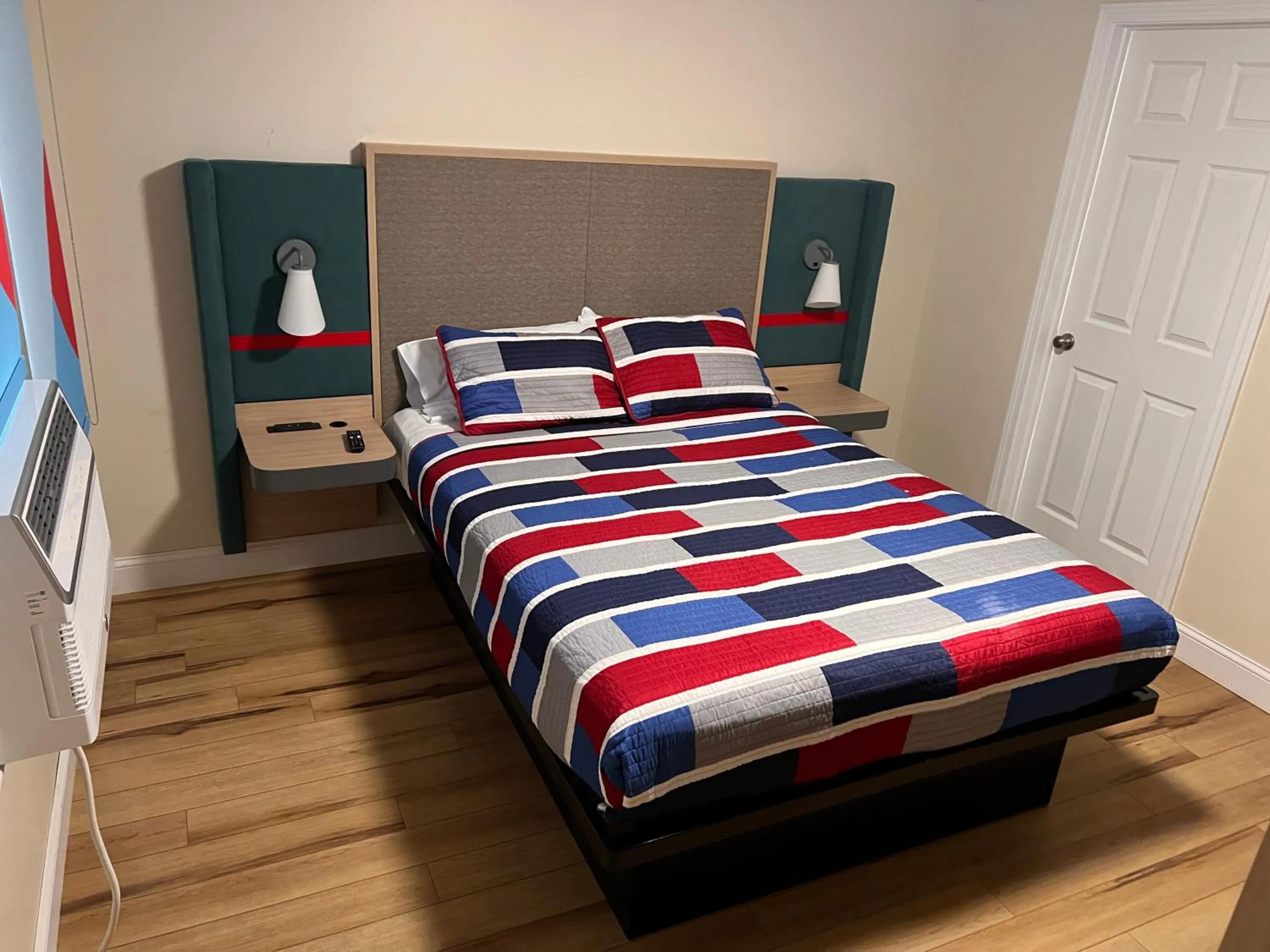 Bed in The Inn of Dayville