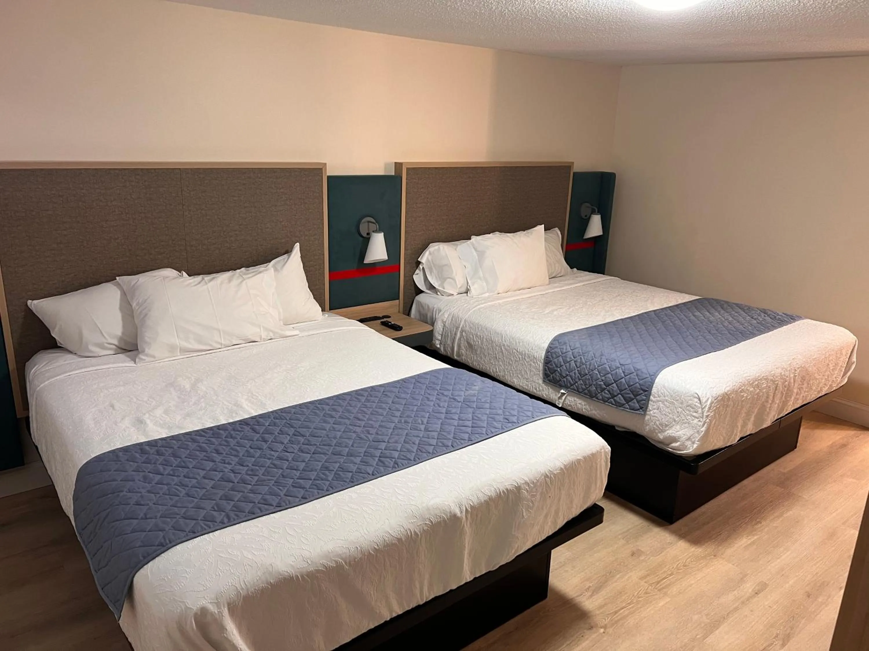 Bed in The Inn of Dayville