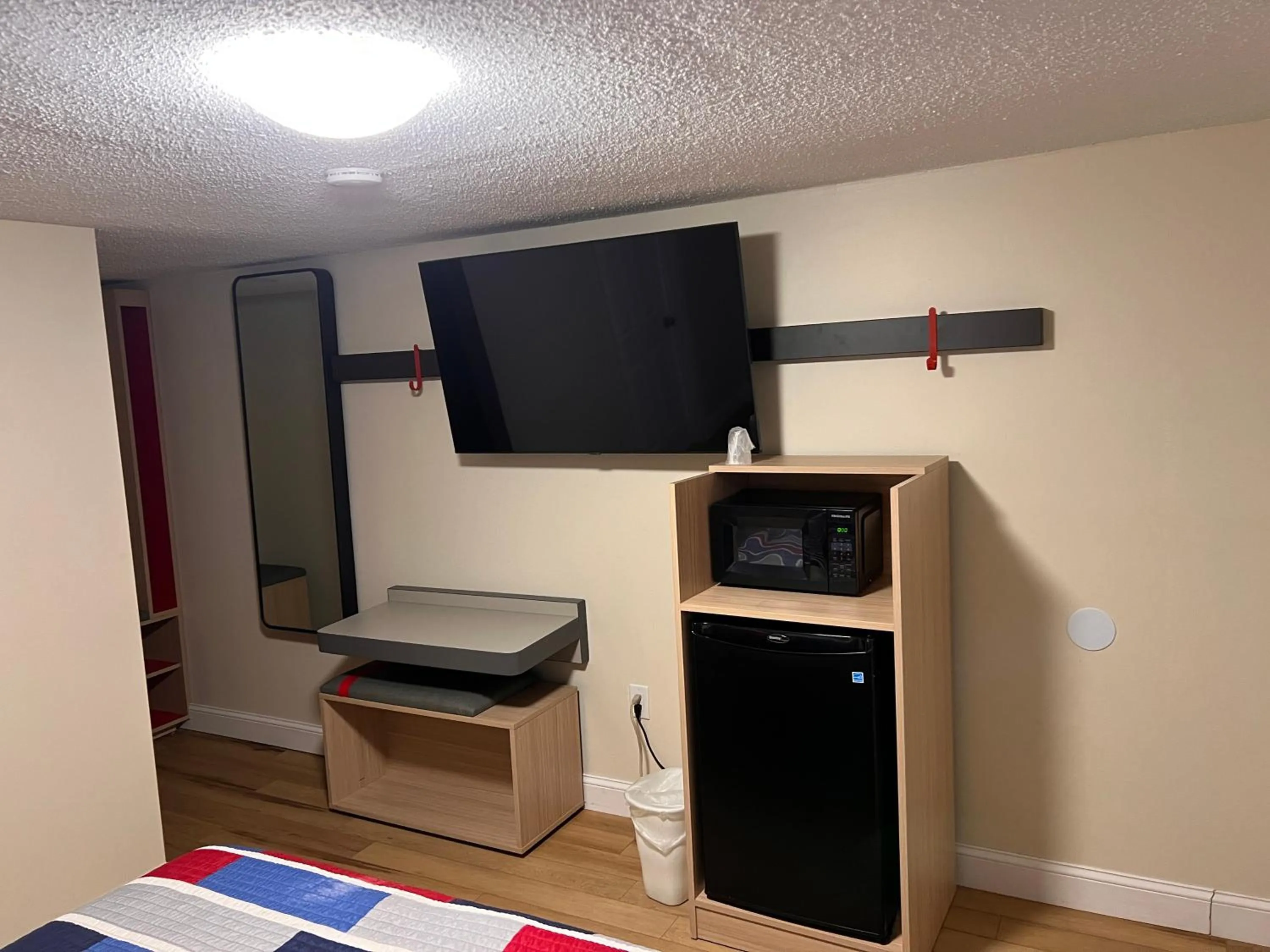 Bed in The Inn of Dayville