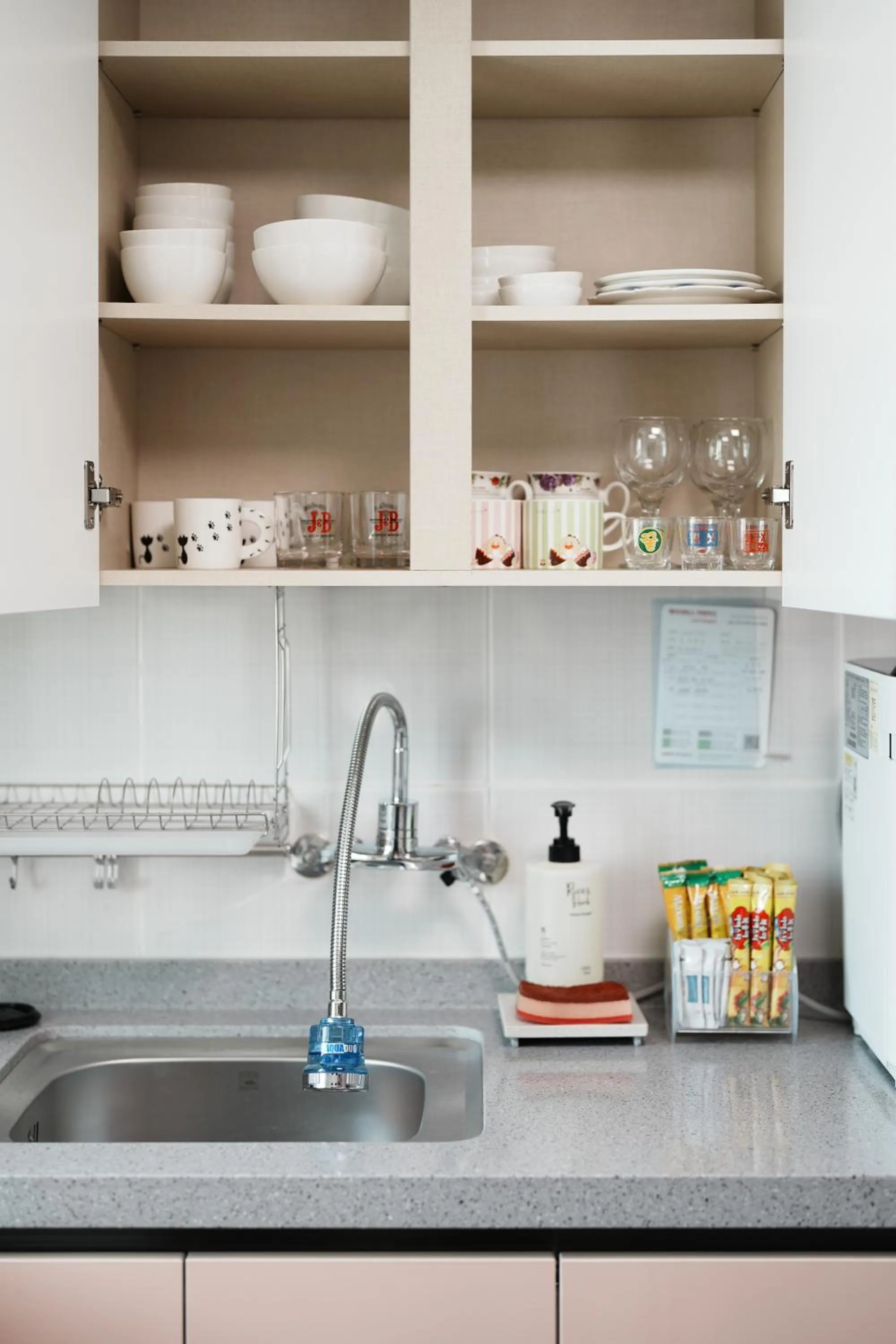 Communal kitchen in Mungyeong YeoU