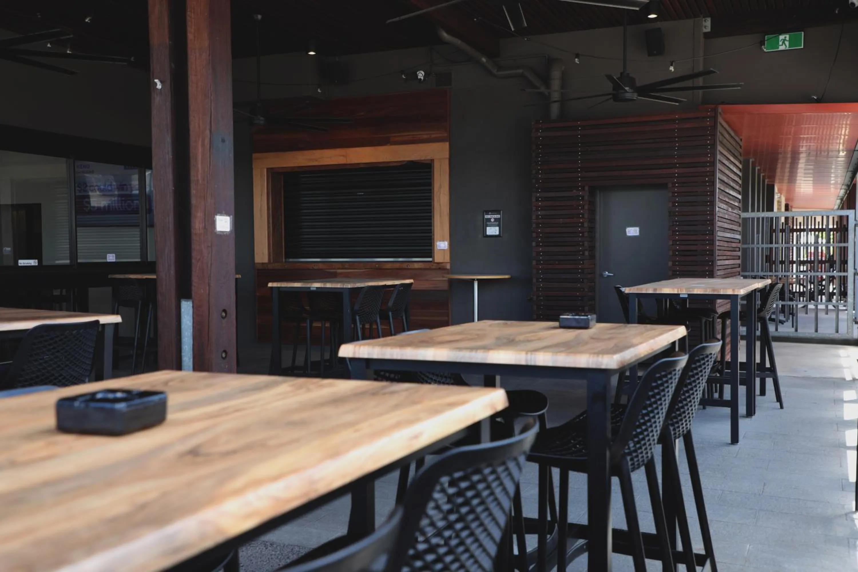 Restaurant/places to eat in Park Avenue Hotel Motel