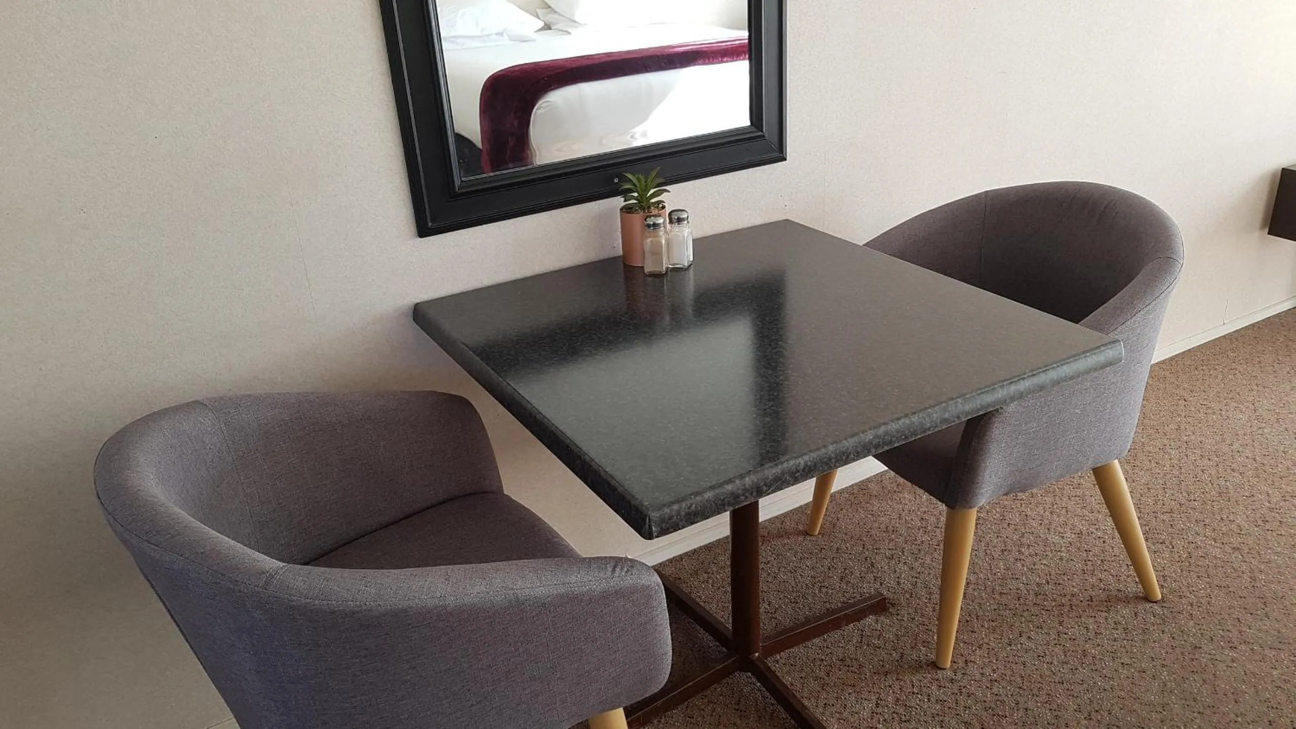 Seating area in Putaruru Arms Motor Inn