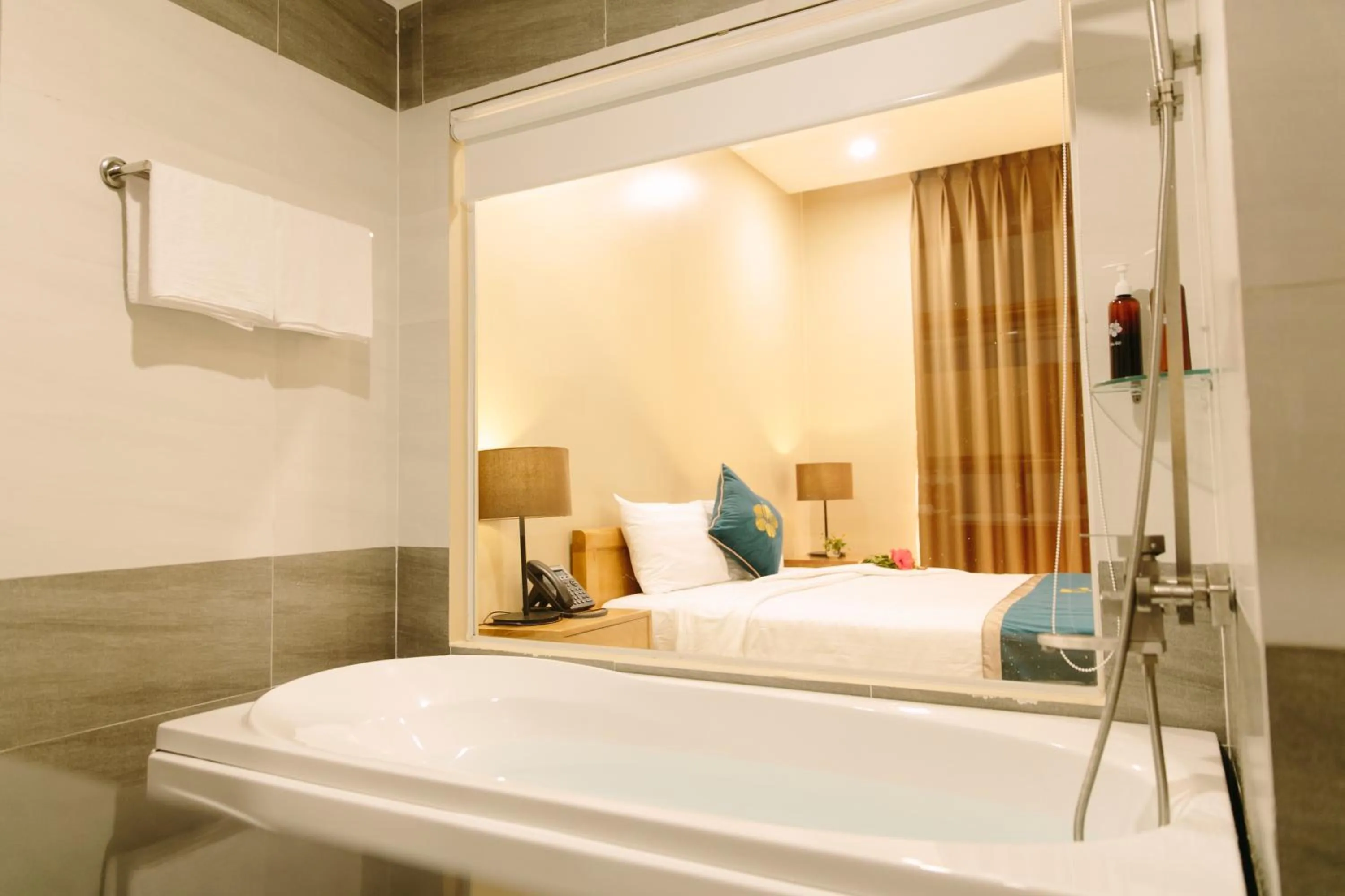 Bathroom, Bed in Minh Nhung Hotel