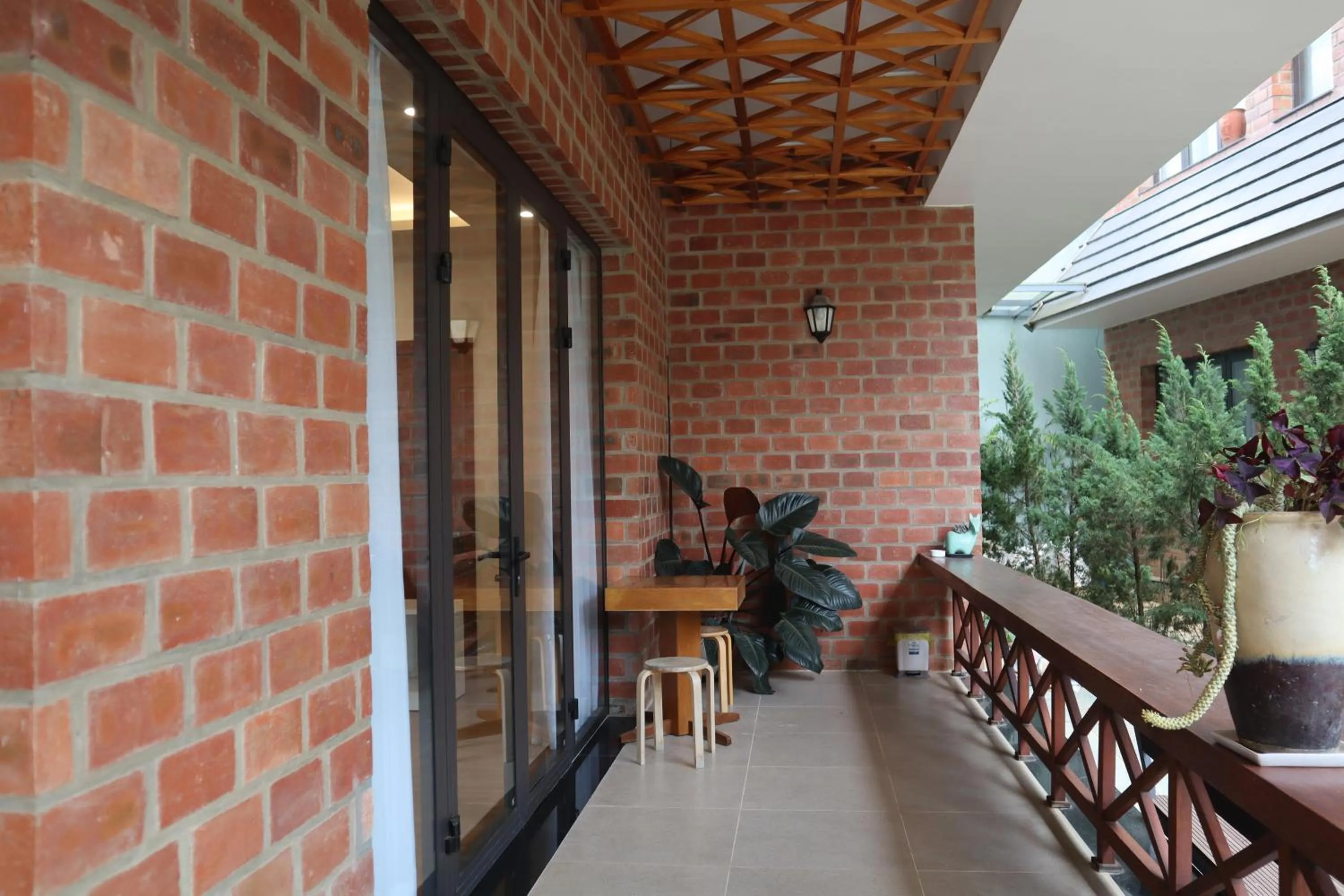 Day in Hoang Loc Villa