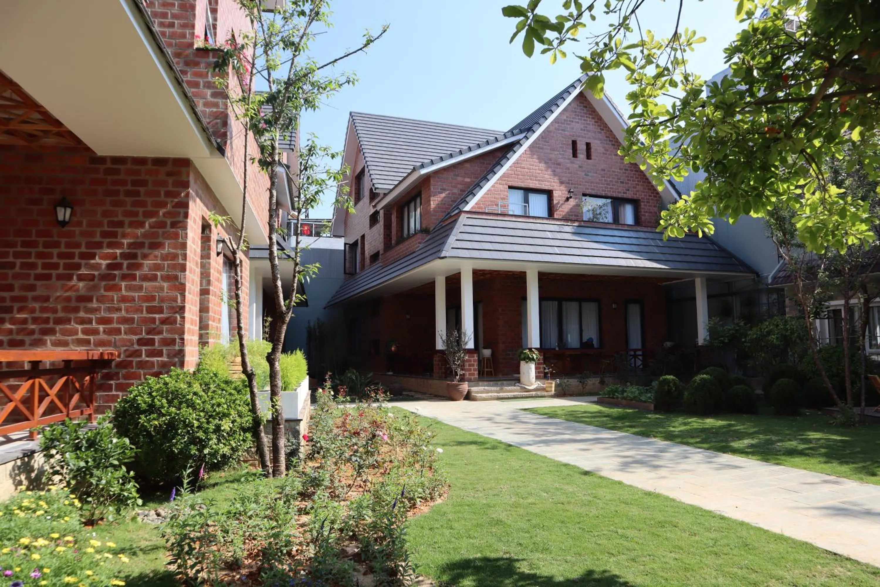 Property building in Hoang Loc Villa