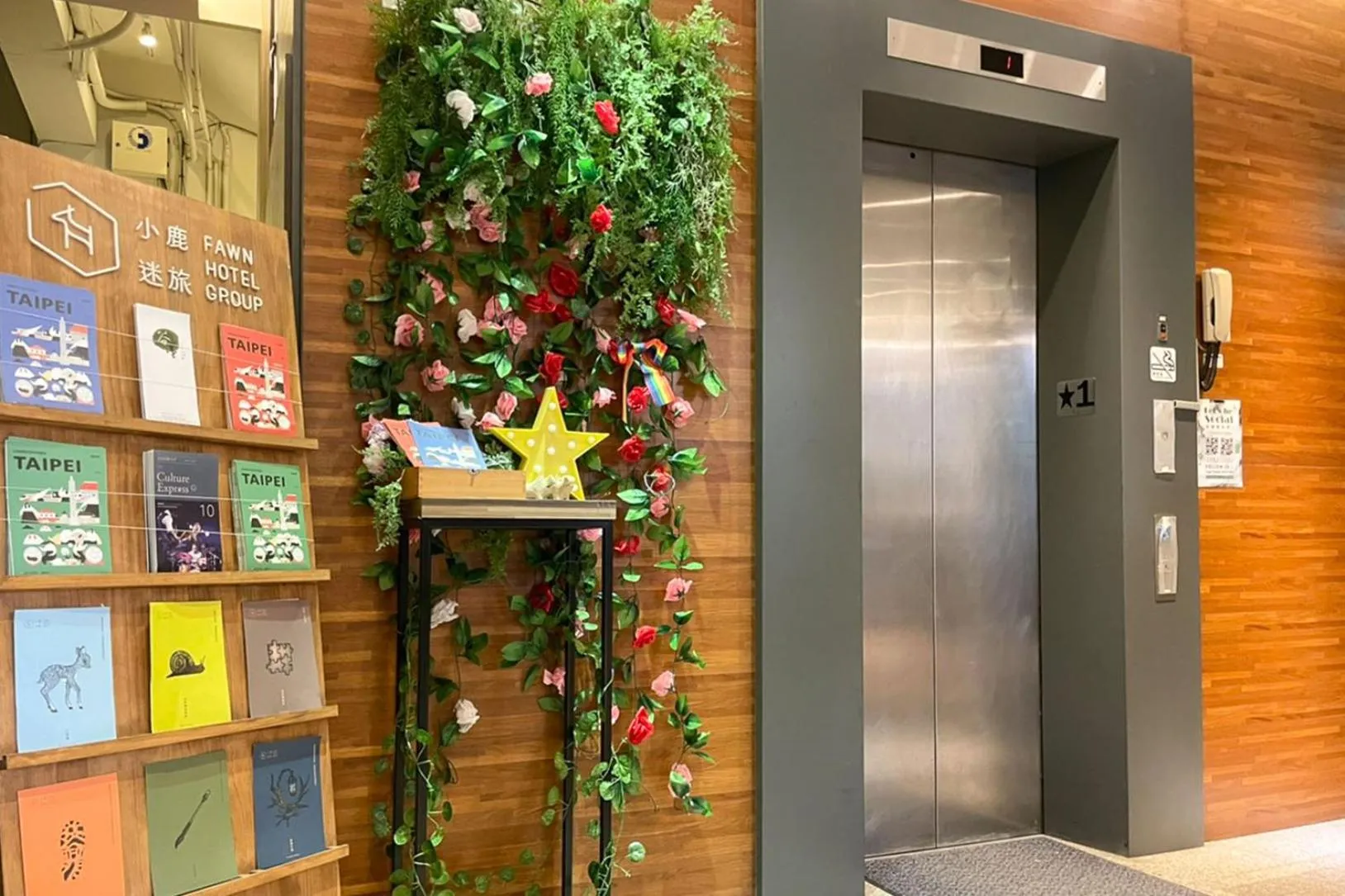 elevator in Goodmore Hotel