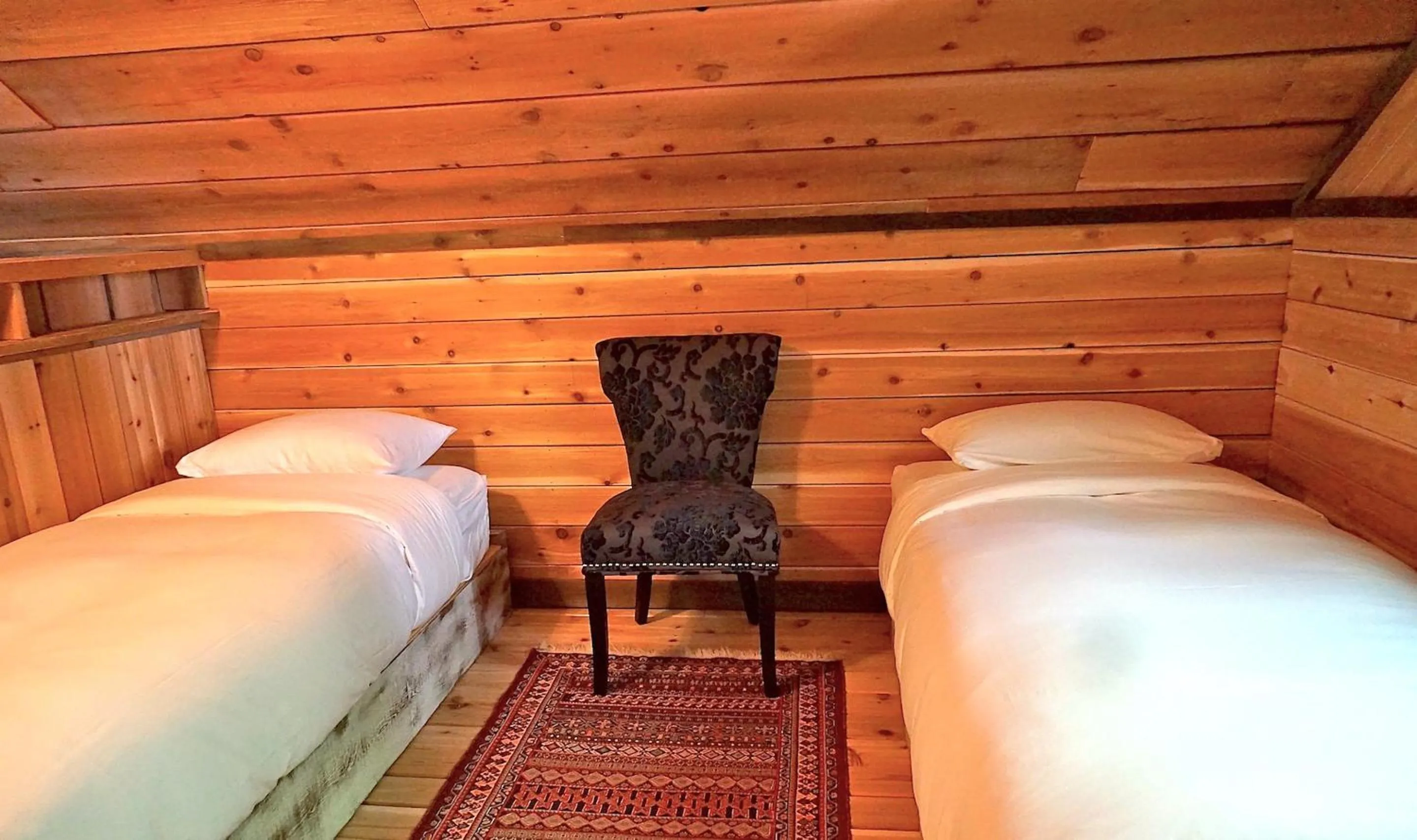 Bedroom, Bed in Logden Lodge