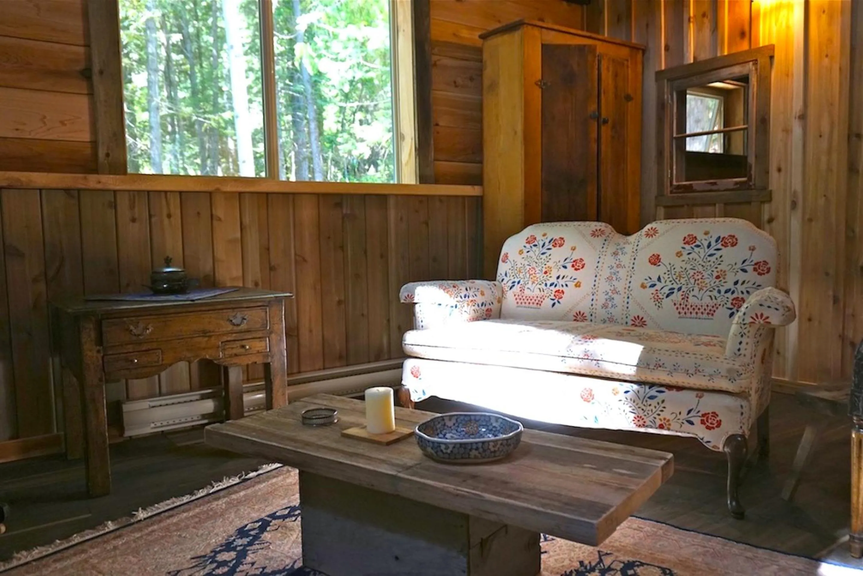 Seating area in Logden Lodge