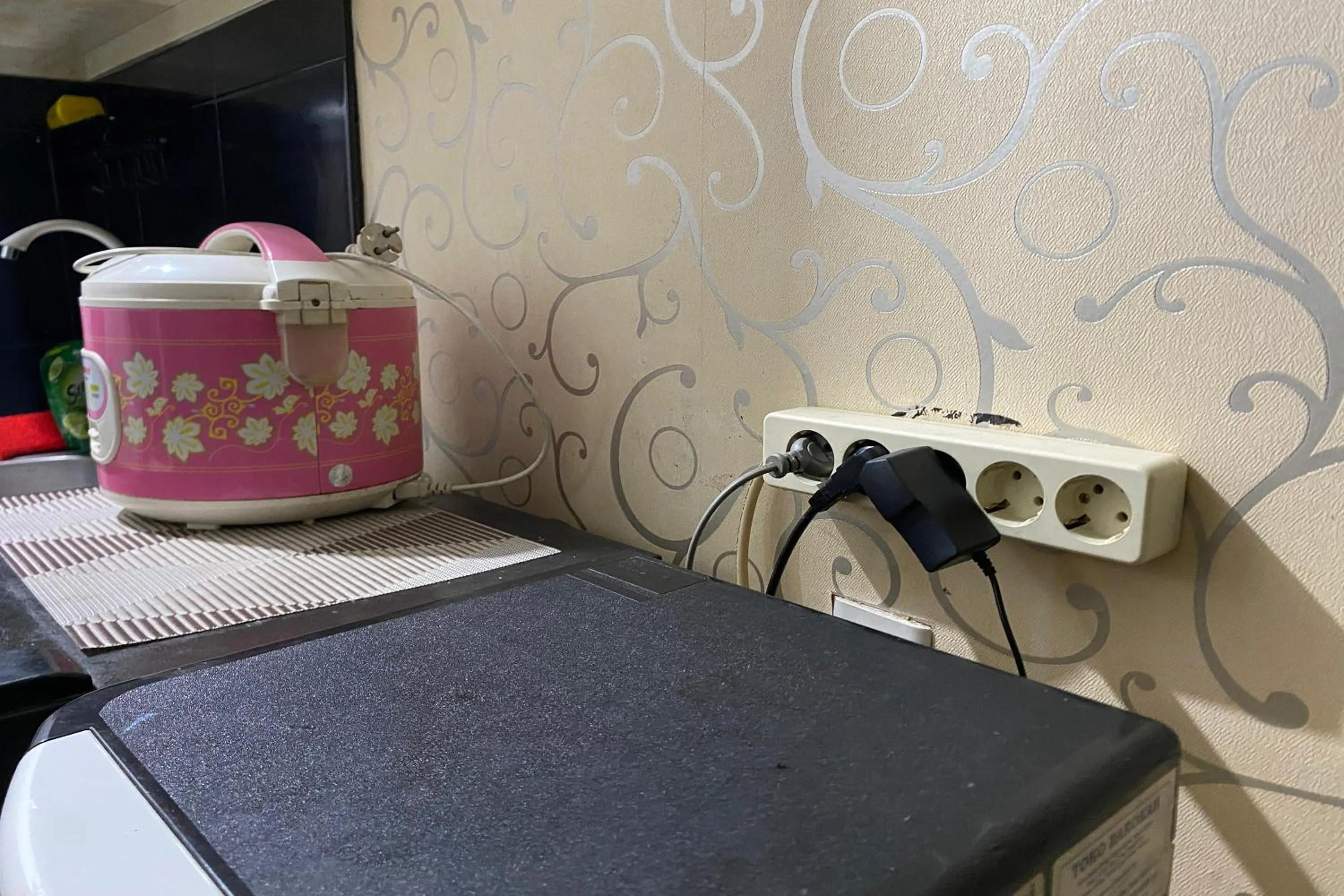 Kitchen or kitchenette in Apartment Bassura City by Berkah Estate