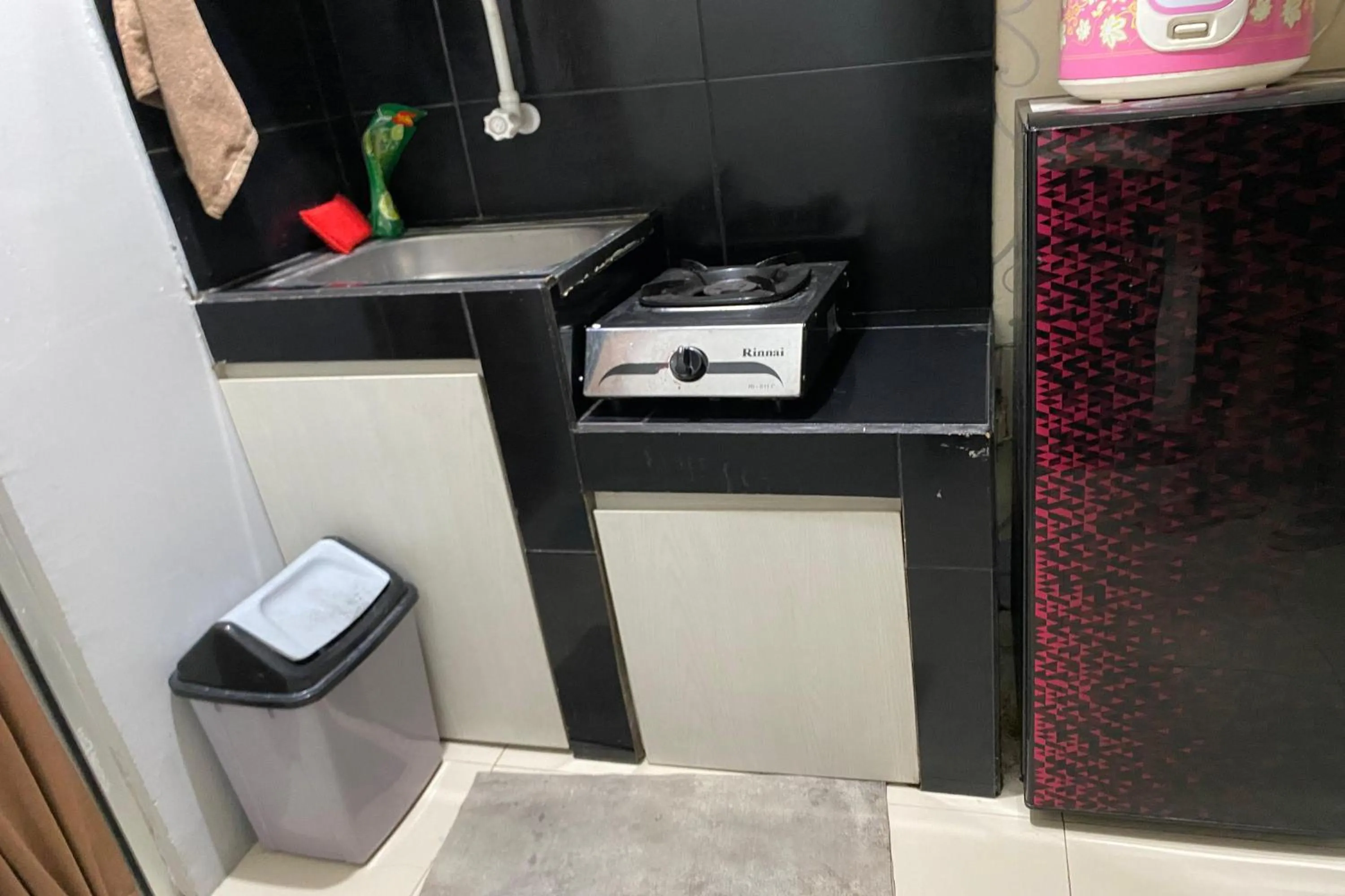 Kitchen or kitchenette in Apartment Bassura City by Berkah Estate