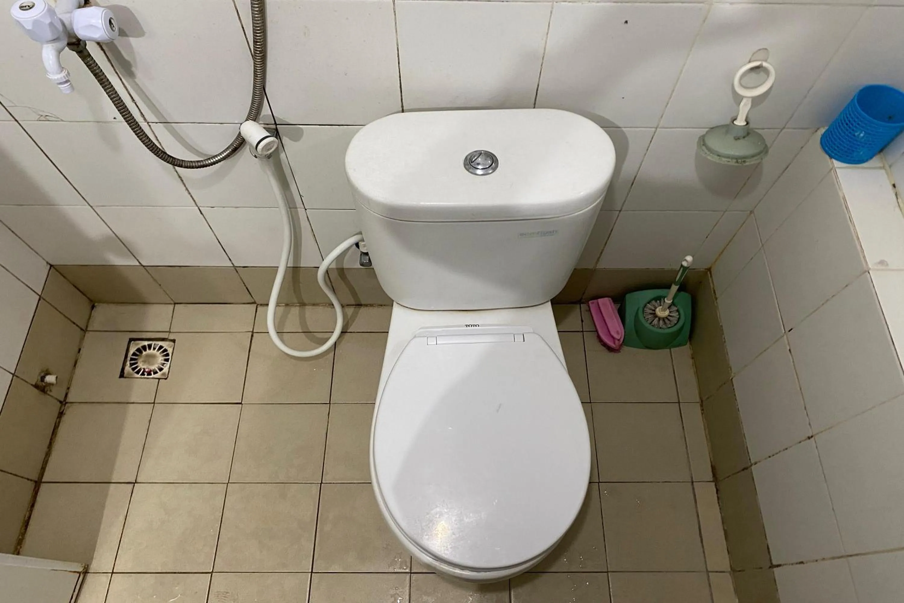 Bathroom in Apartment Bassura City by Berkah Estate