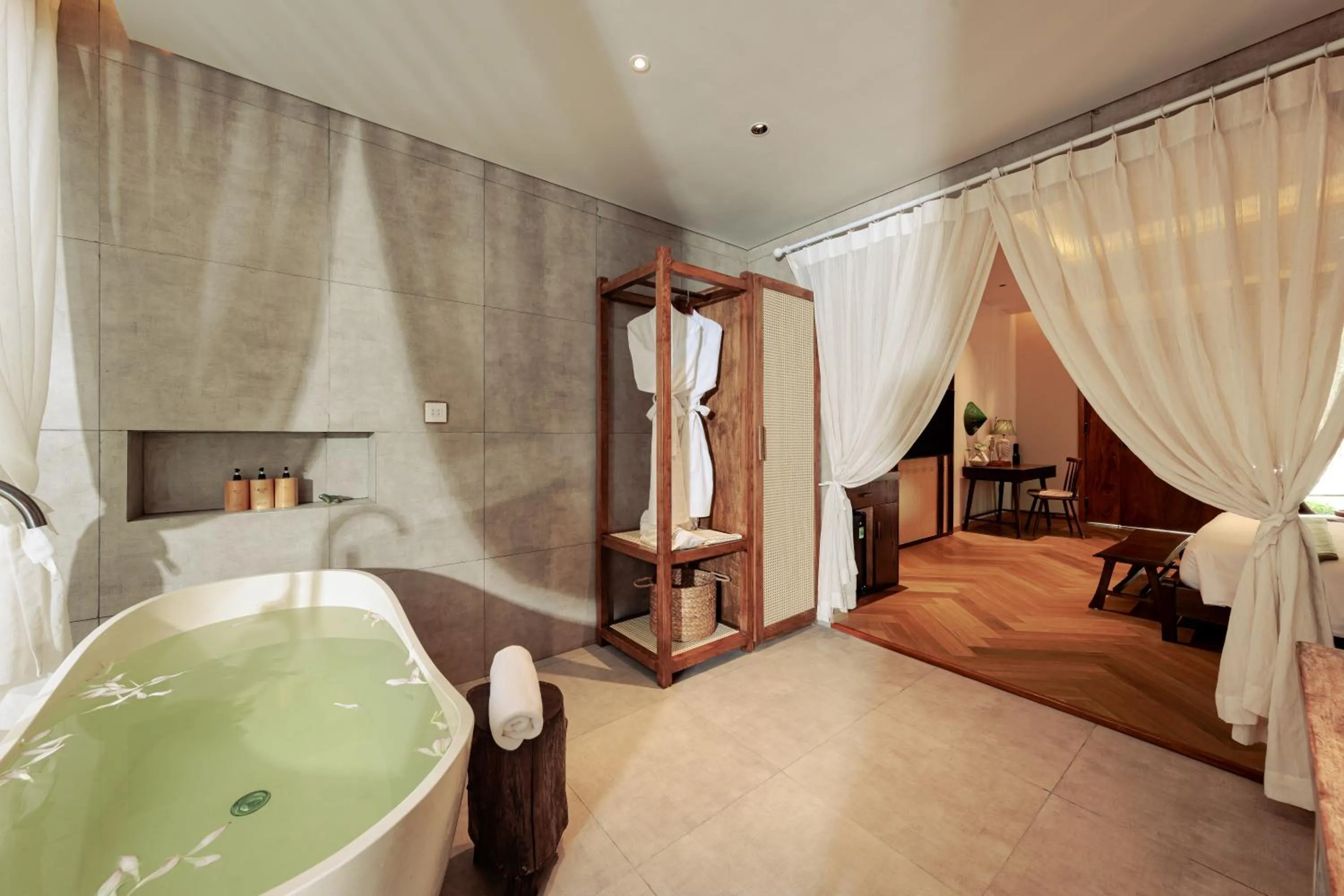 Shower, Bed in La Sen Village