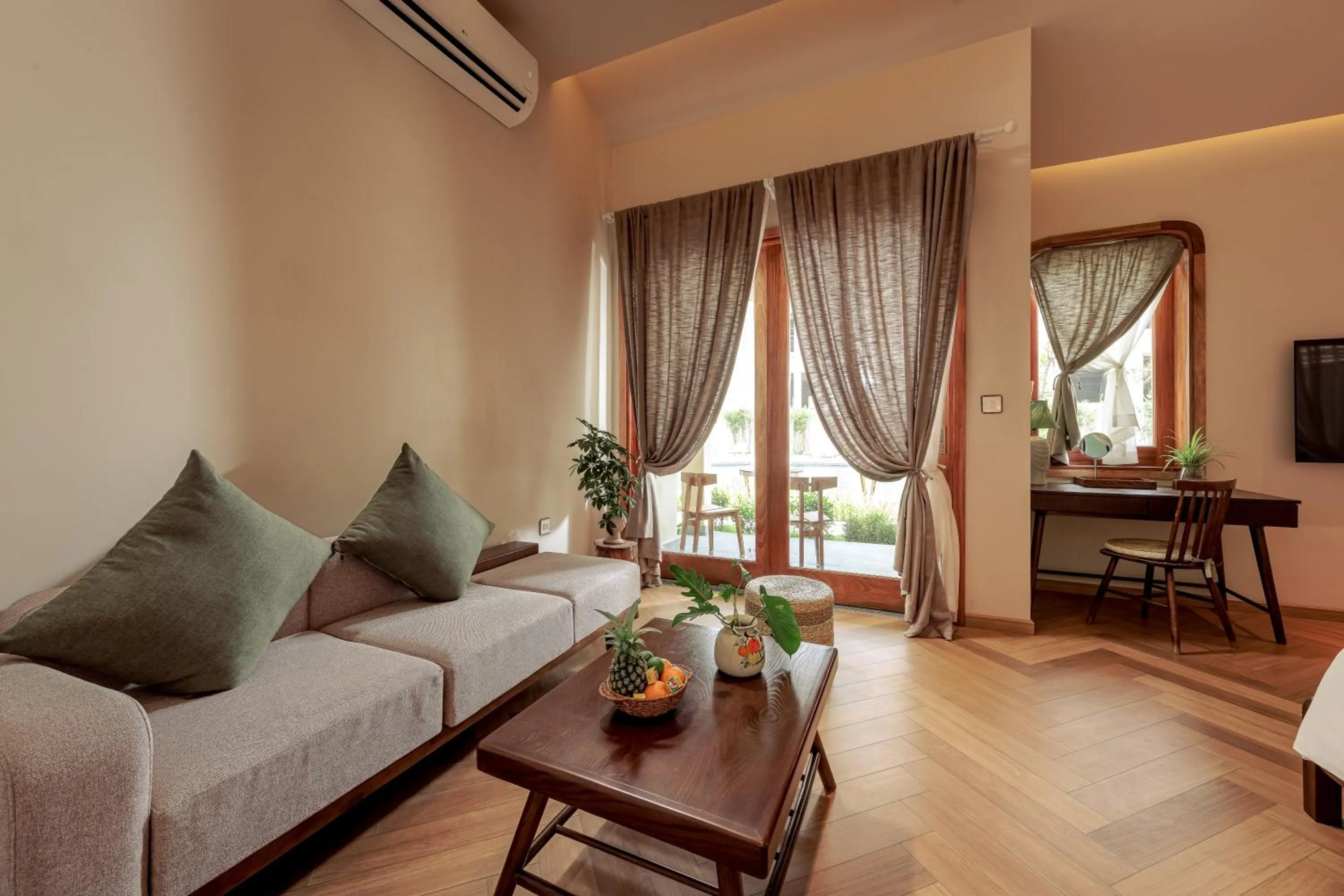 Communal lounge/ TV room in La Sen Village