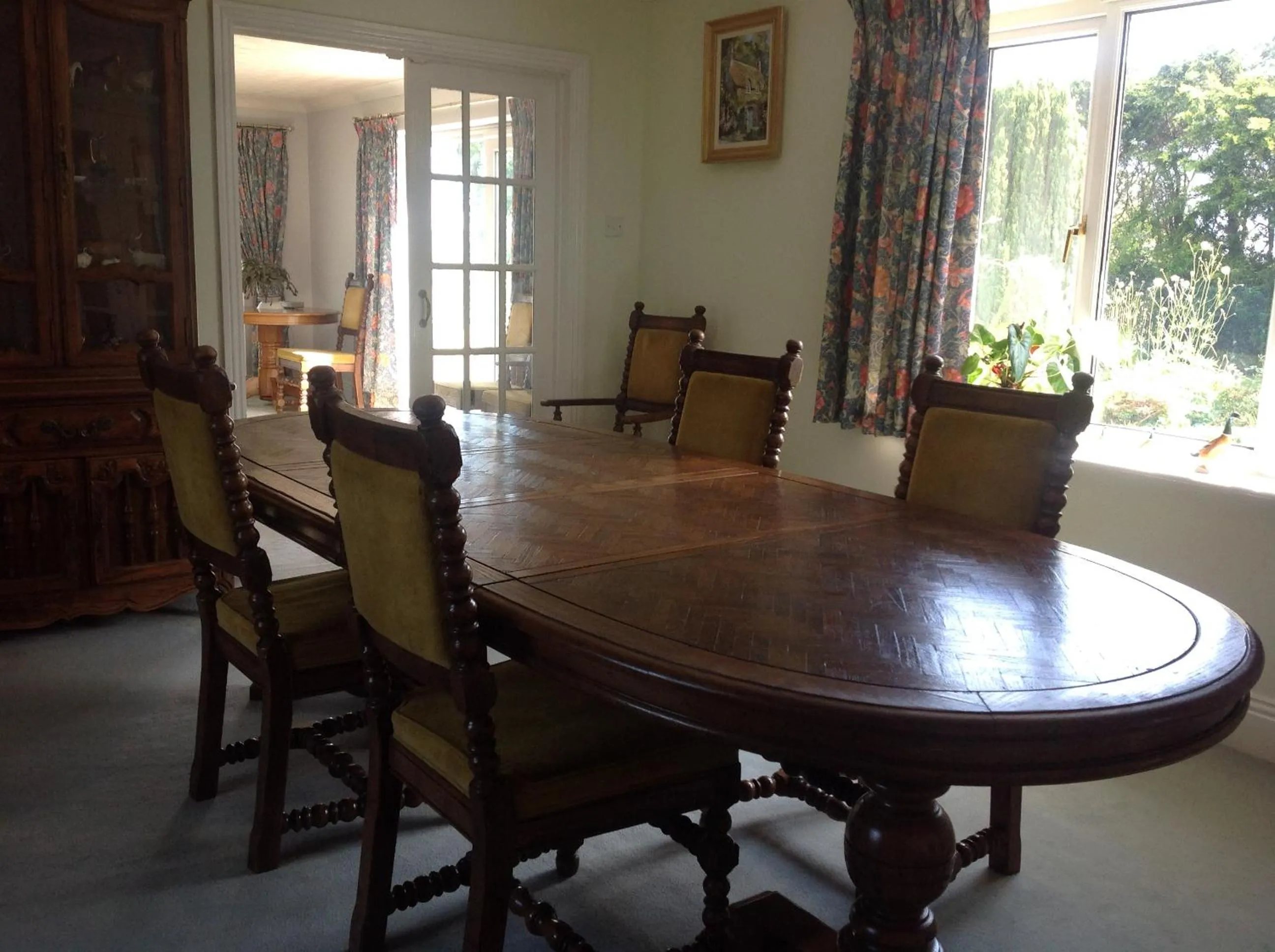 Breakfast in Estuary View Farm