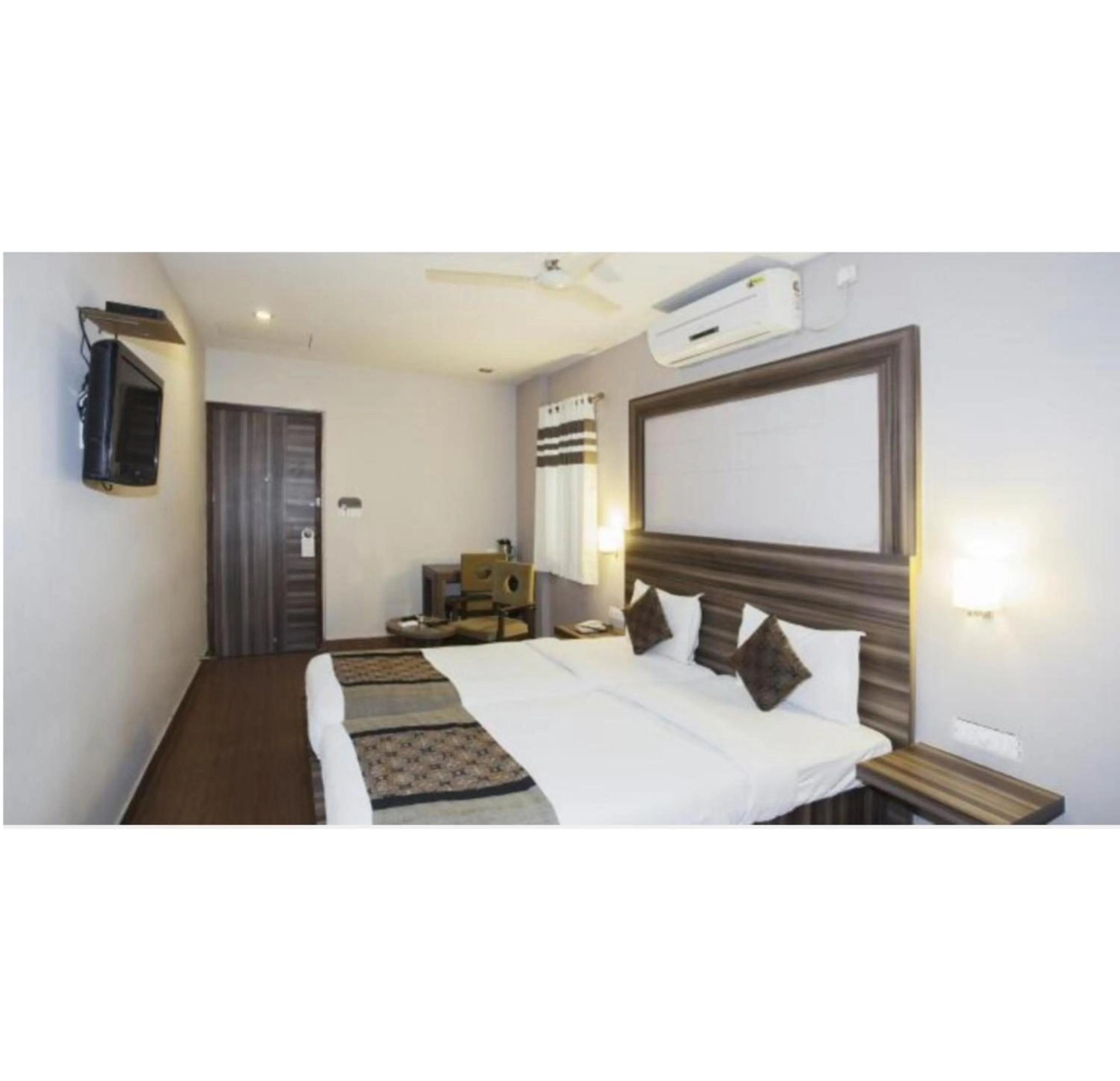 Photo of the whole room, Bed in La Sara Vista