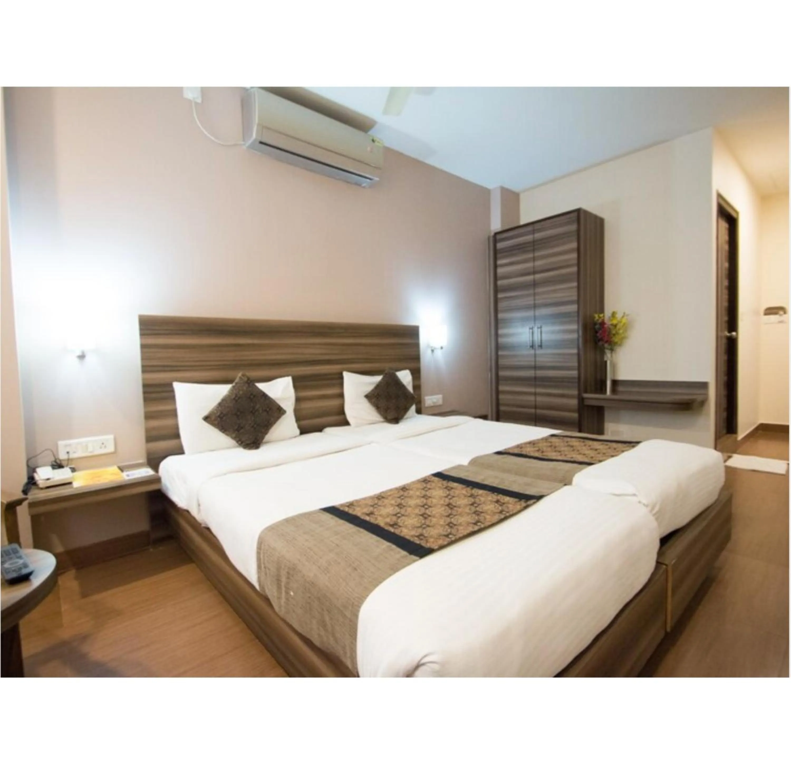 Photo of the whole room, Bed in La Sara Vista