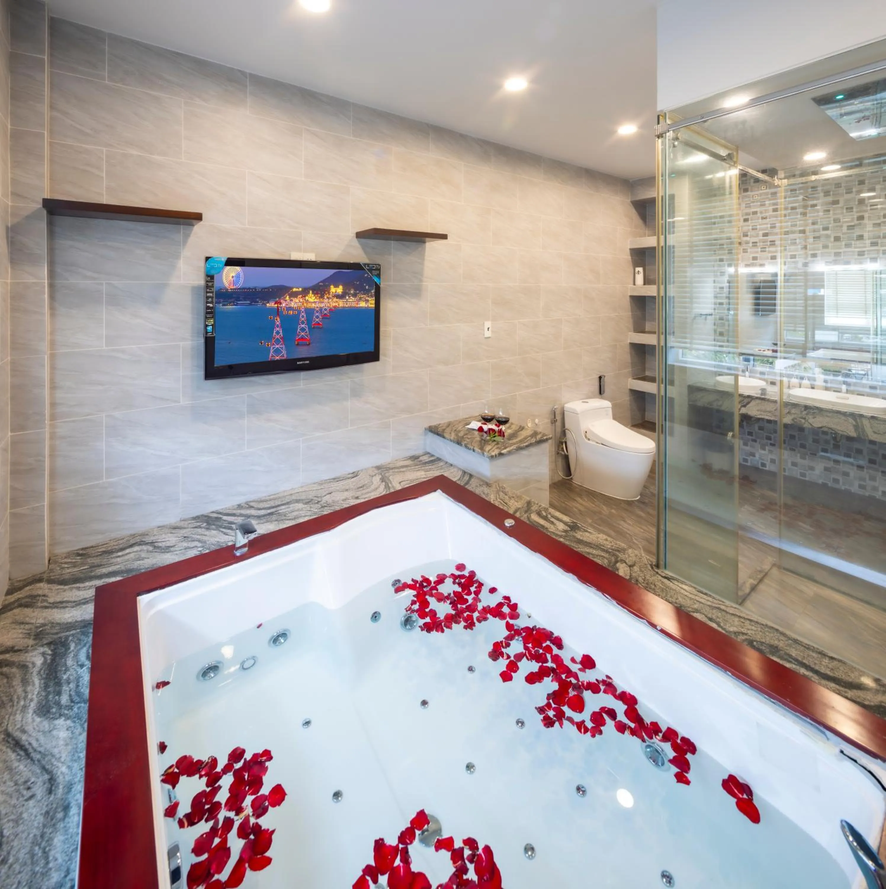 Bathroom in Diamond crown 2 Hotel