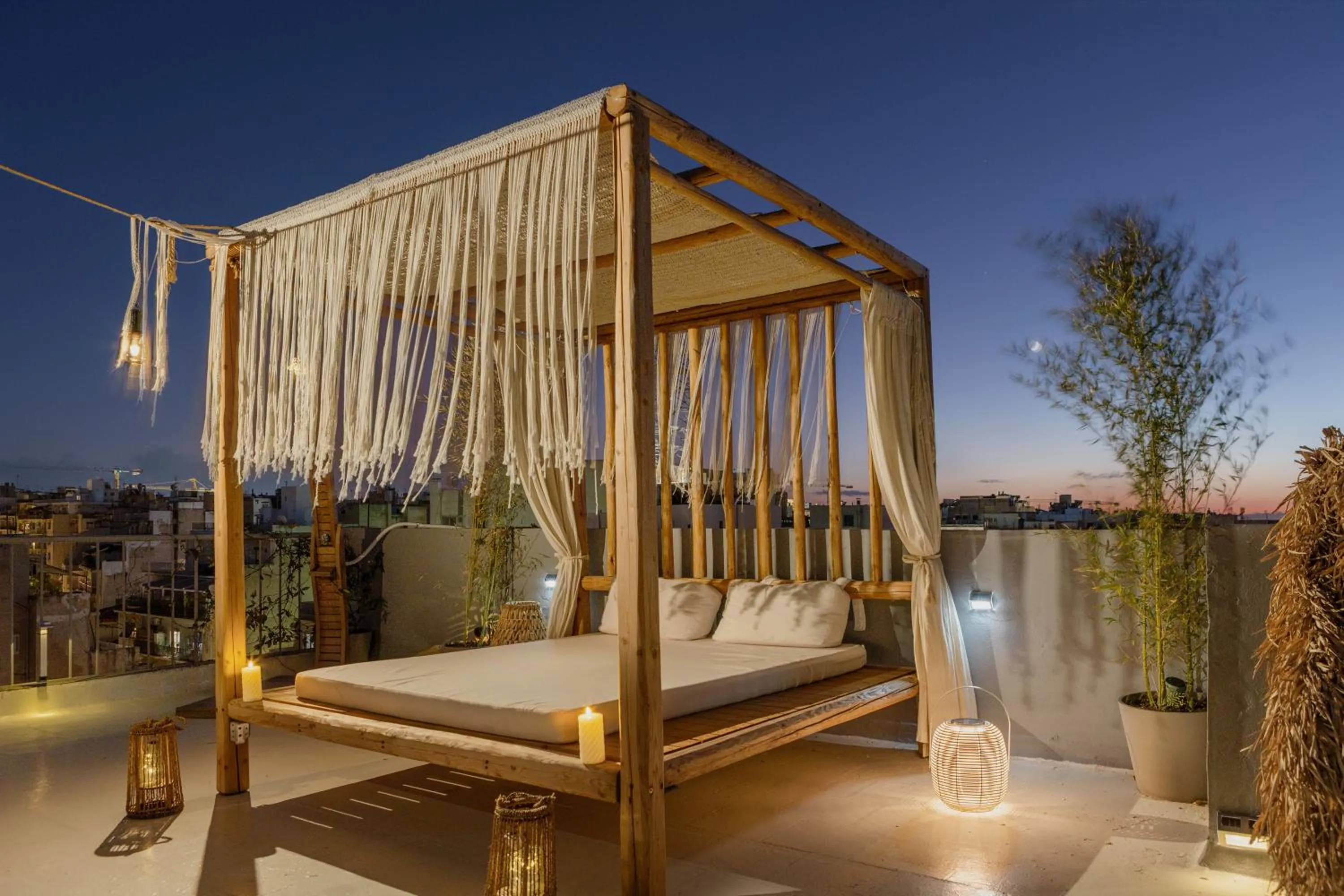 Balcony/Terrace in The Square Hotel by X&N