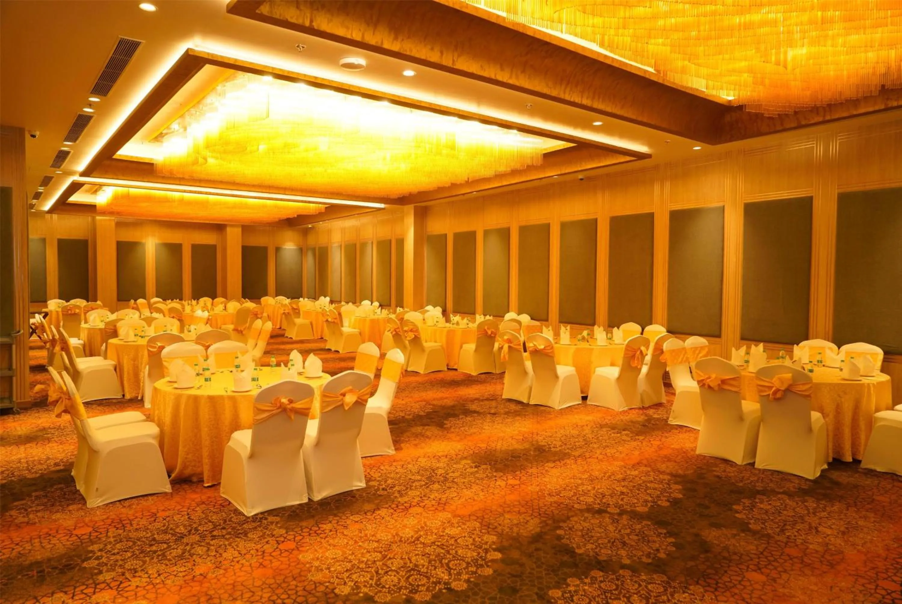 Banquet/Function facilities in Ramada Encore by Wyndham Chandigarh Zirakpur