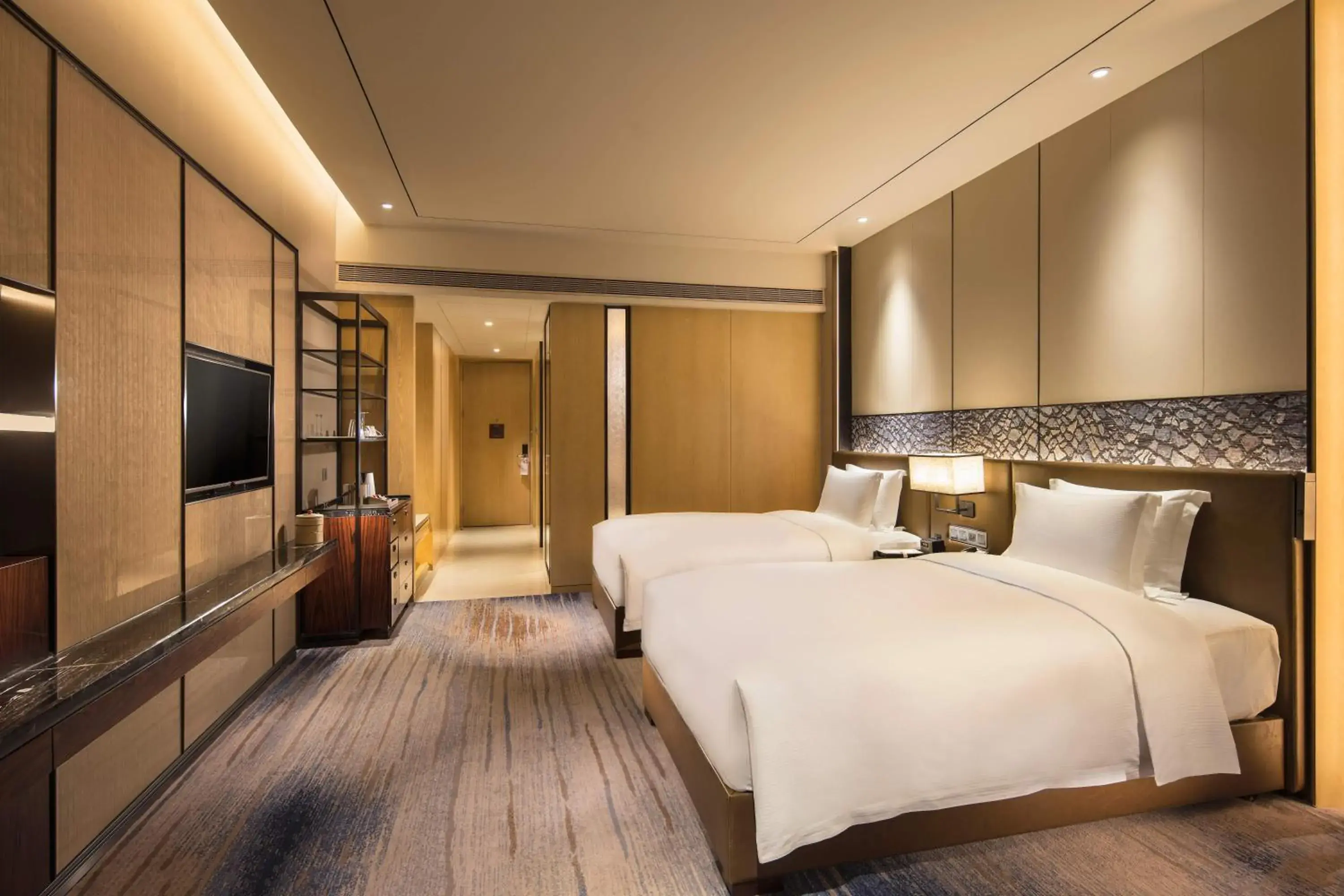 Executive Twin Room with Lake View in DoubleTree by Hilton Hotel Anshun Executive Twin Room with Lake View in DoubleTree by Hilton Hotel Anshun