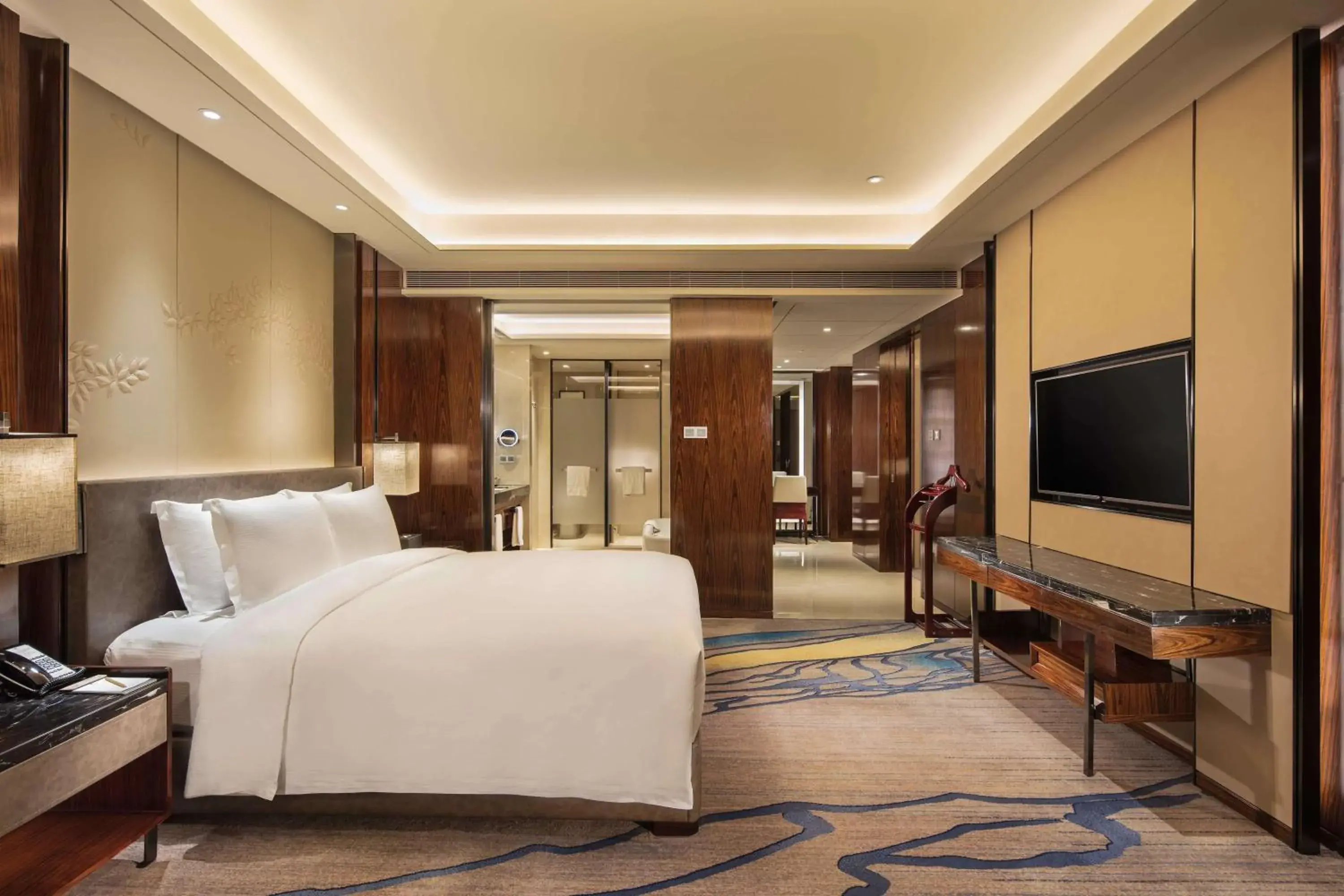 King Deluxe Suite in DoubleTree by Hilton Hotel Anshun King Deluxe Suite in DoubleTree by Hilton Hotel Anshun