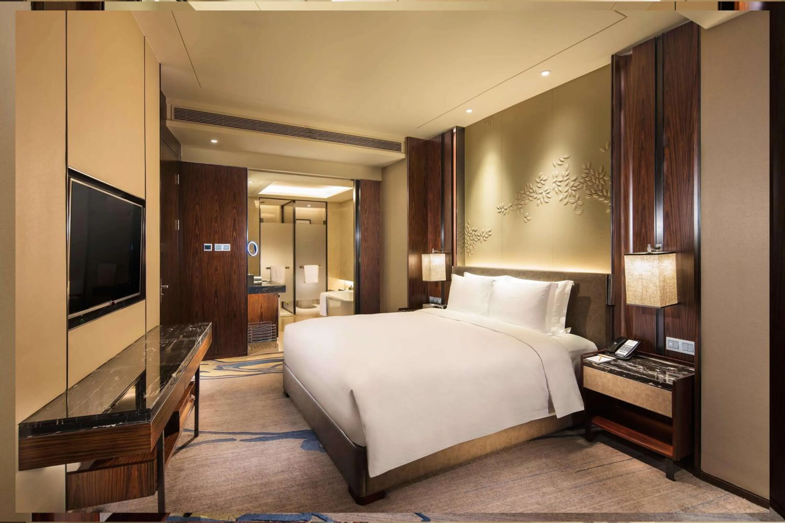 Bedroom, Bed in DoubleTree by Hilton Hotel Anshun
