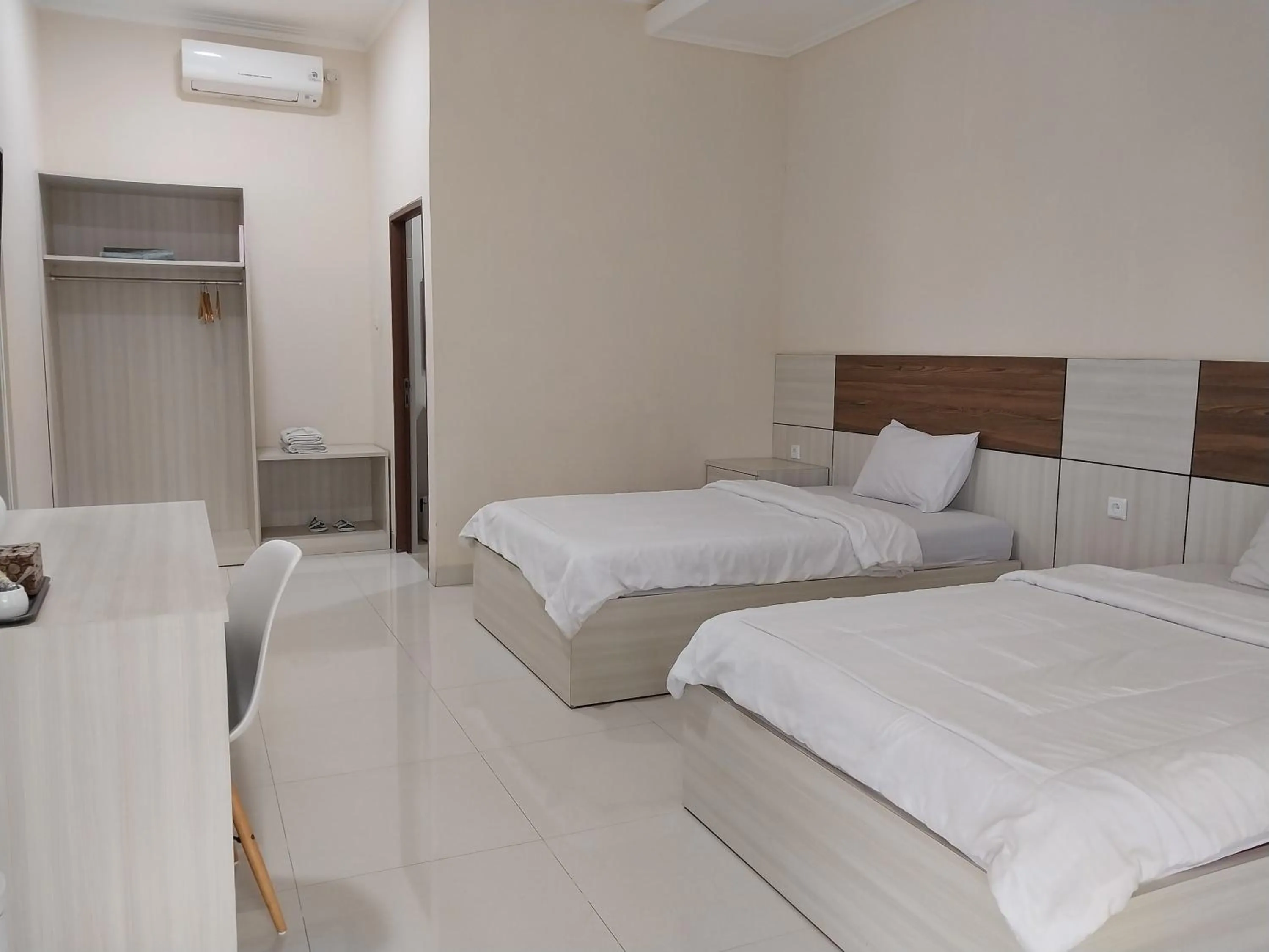 Bedroom, Bed in Saung Dolken Syariah Resort & Hotel