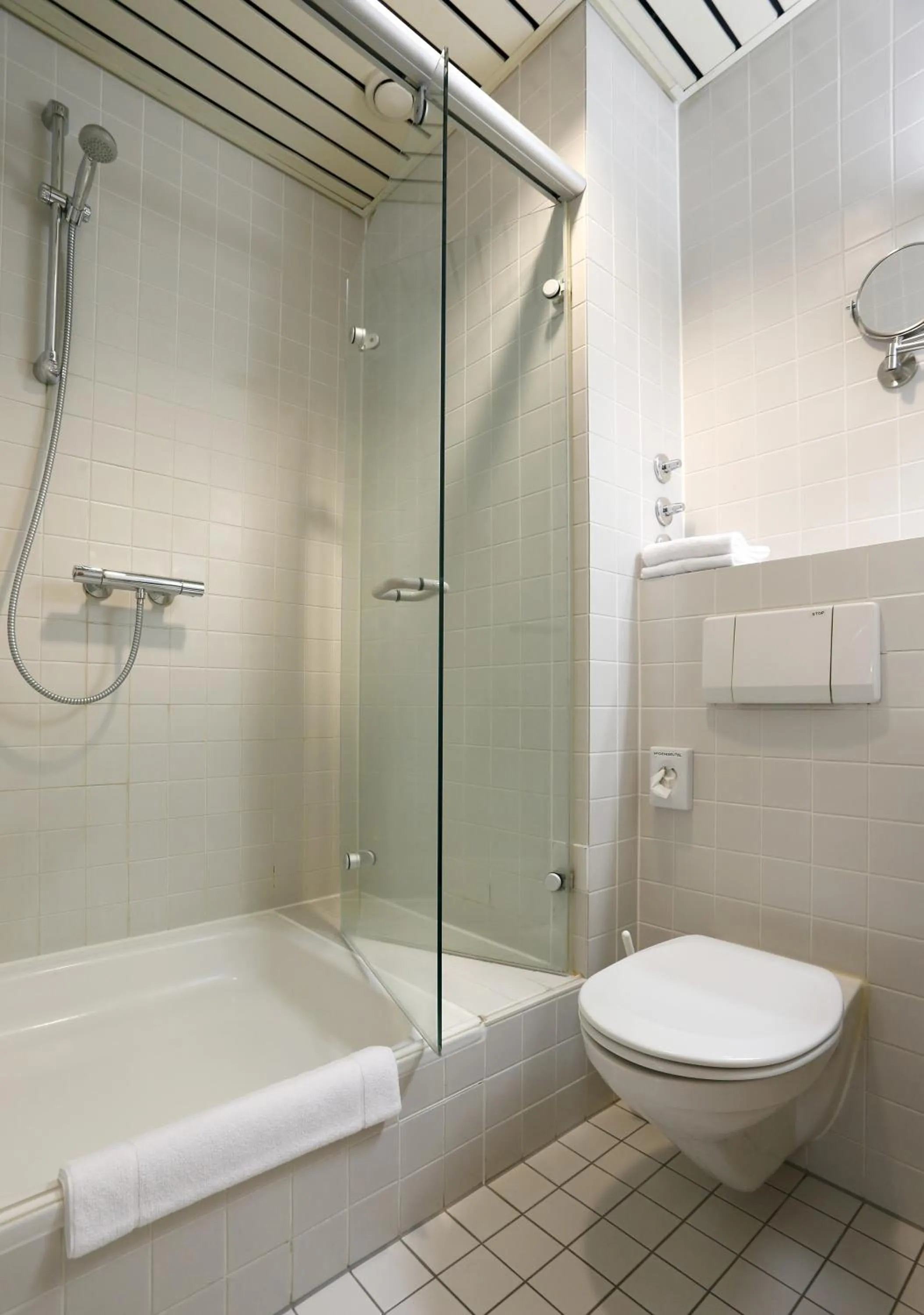 Shower in Tagungs- und Bildungszentrum Steinbach/Taunus