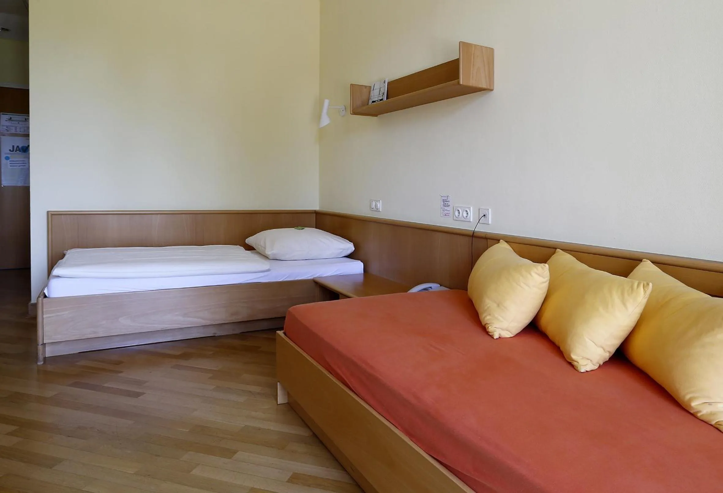 Bedroom, Bed in Tagungs- und Bildungszentrum Steinbach/Taunus