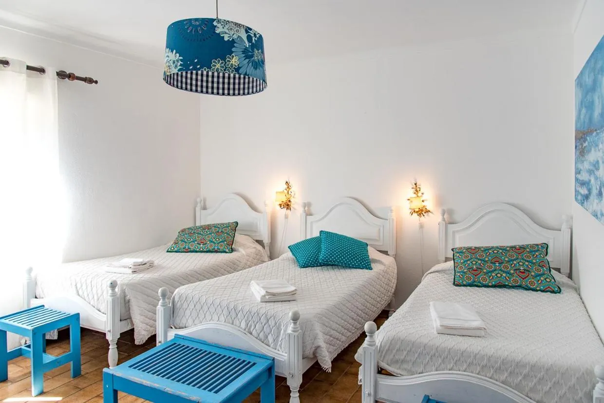 Day, Bed in Moby Dick Lodge Cascais