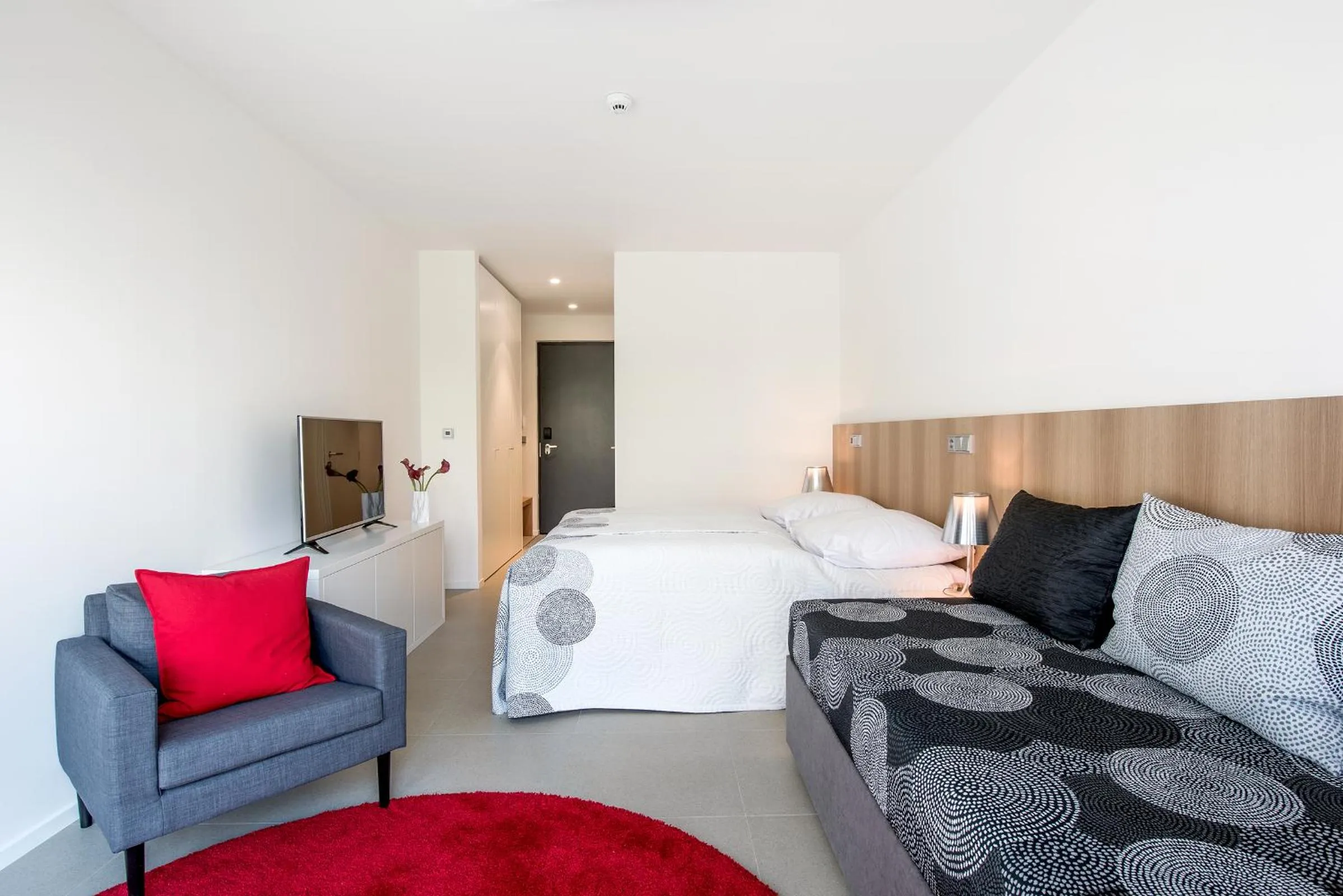 Photo of the whole room, Bed in Yard Resort